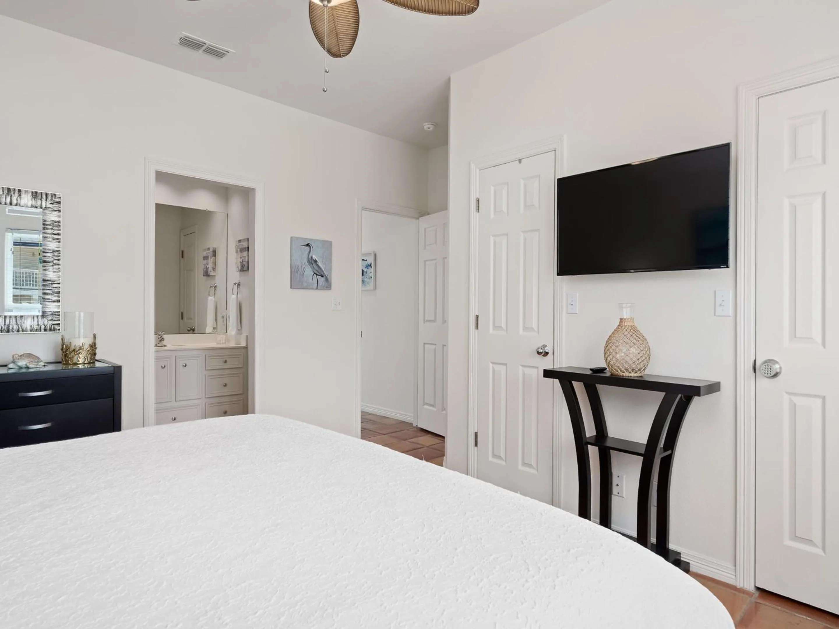 Property building, Bed in Flamingo House