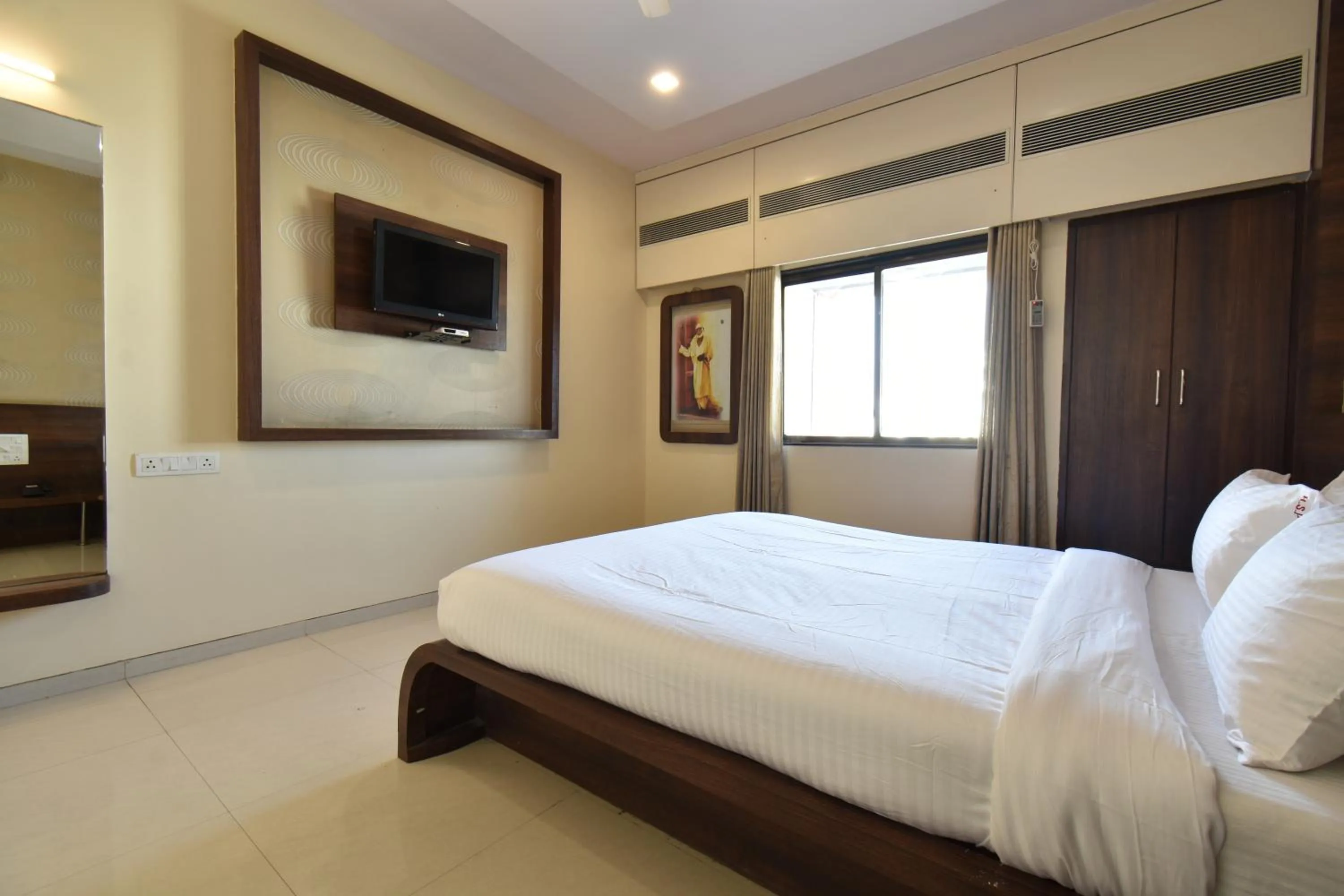 Bedroom, Bed in Hotel Sai Sparsh