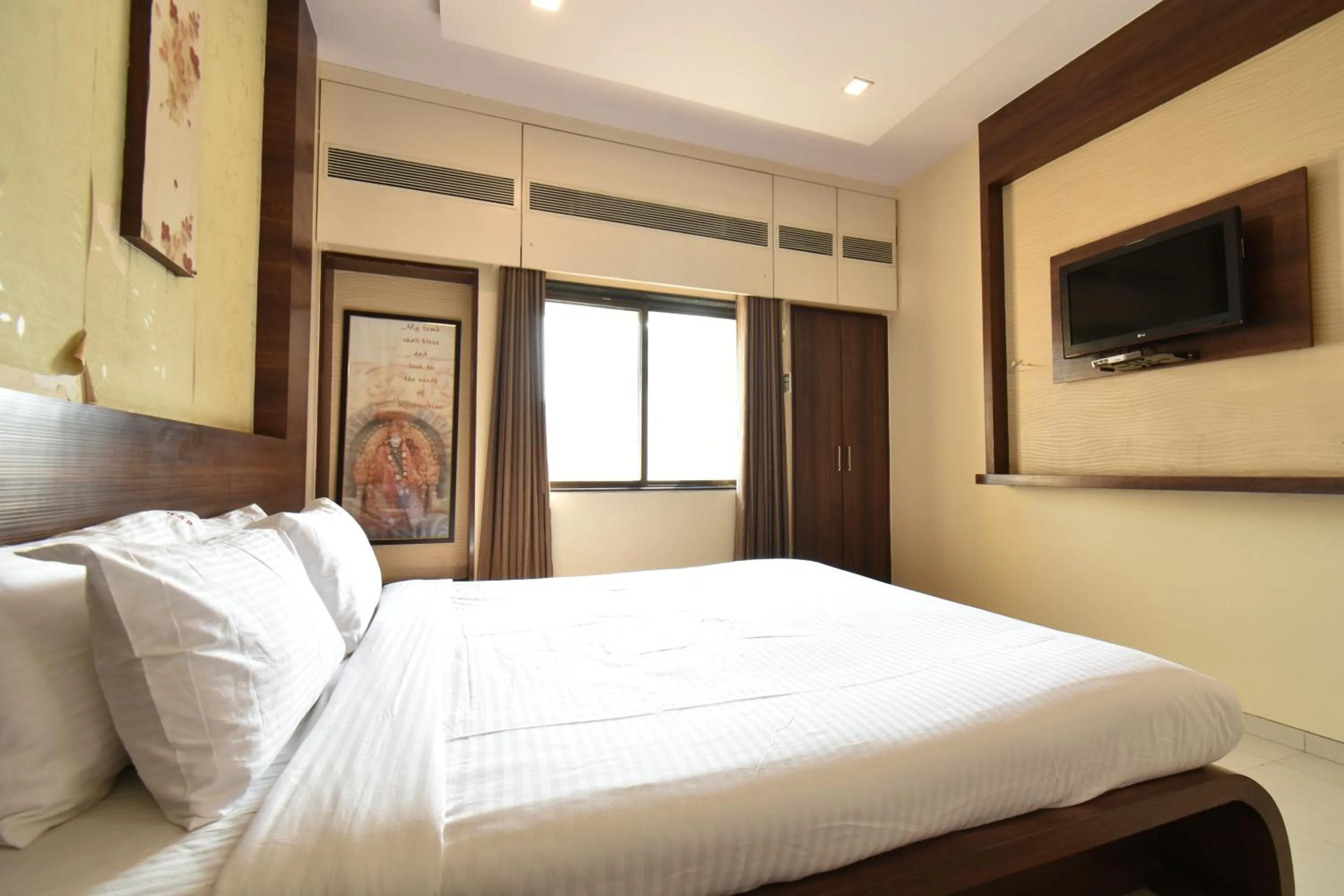 Bedroom, Bed in Hotel Sai Sparsh