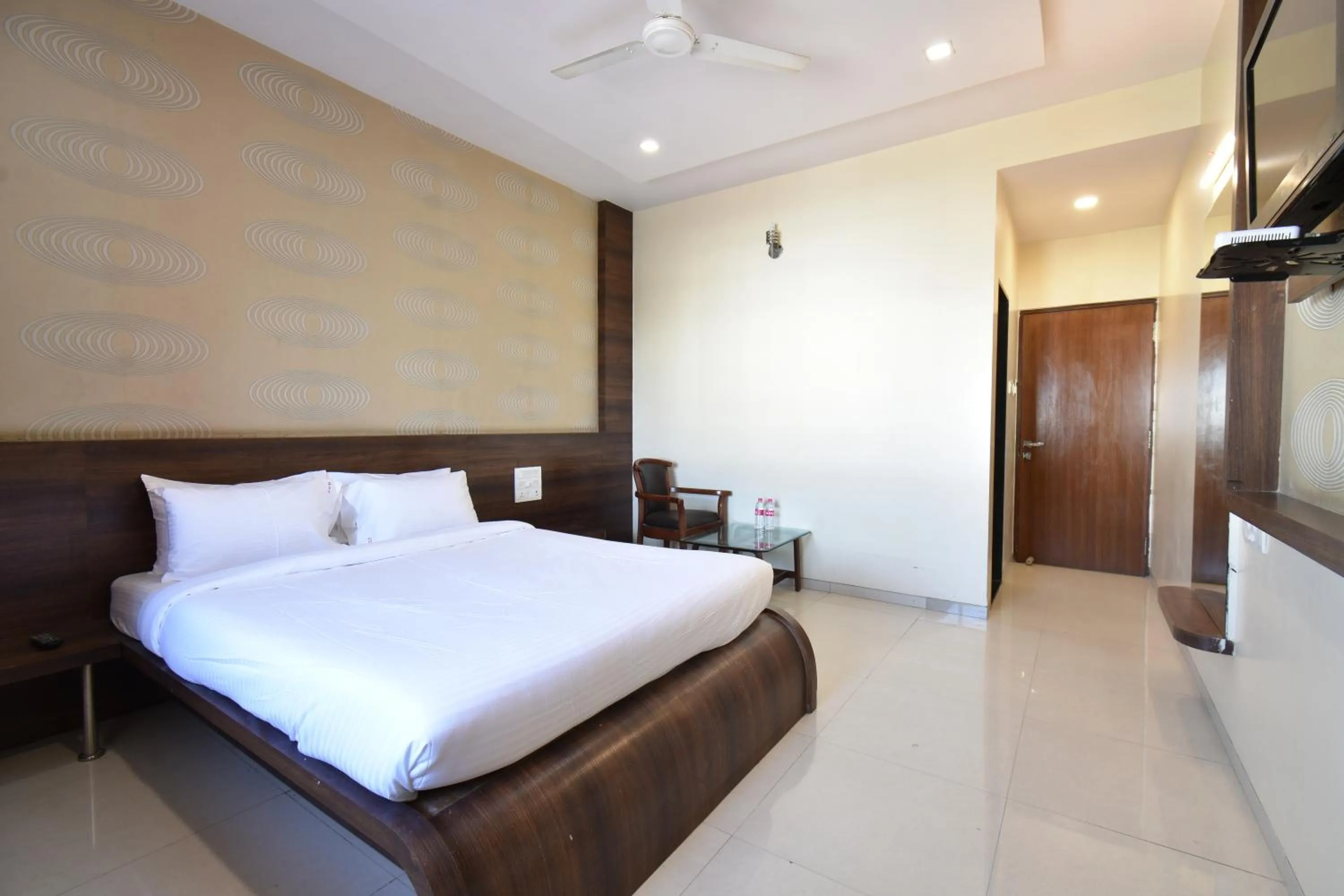 Bedroom, Bed in Hotel Sai Sparsh