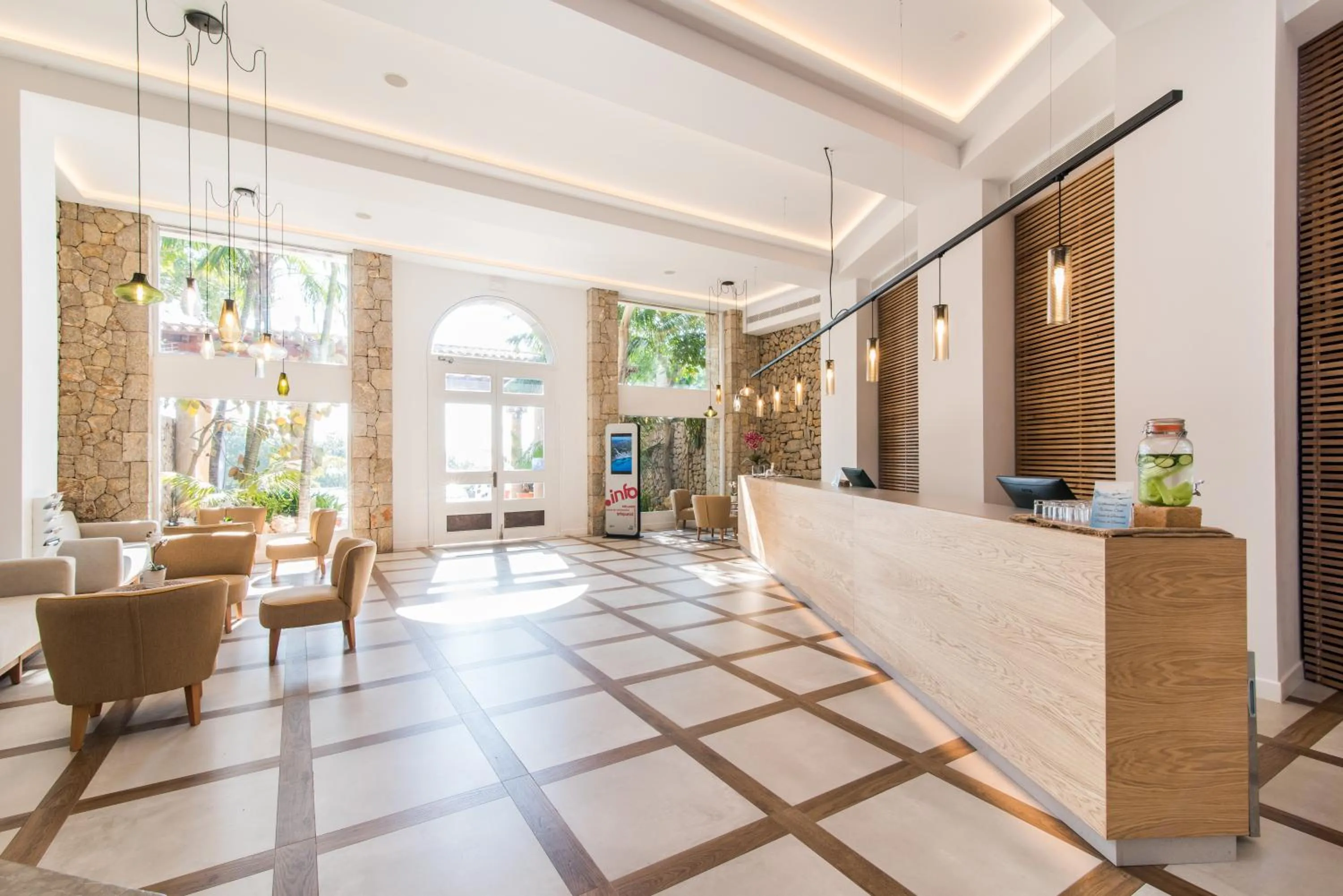 Lobby or reception in Hotel Na Taconera