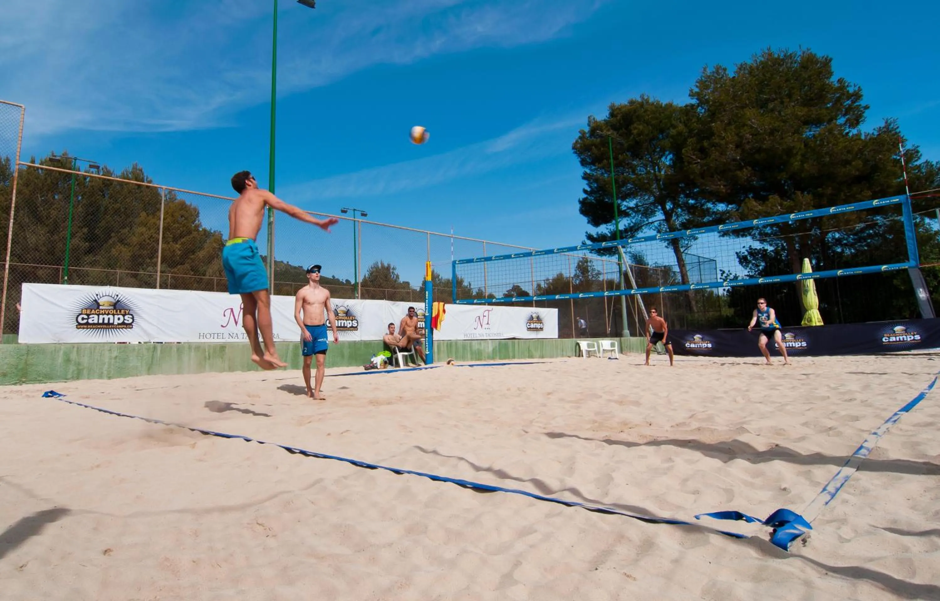 Day in Hotel Na Taconera