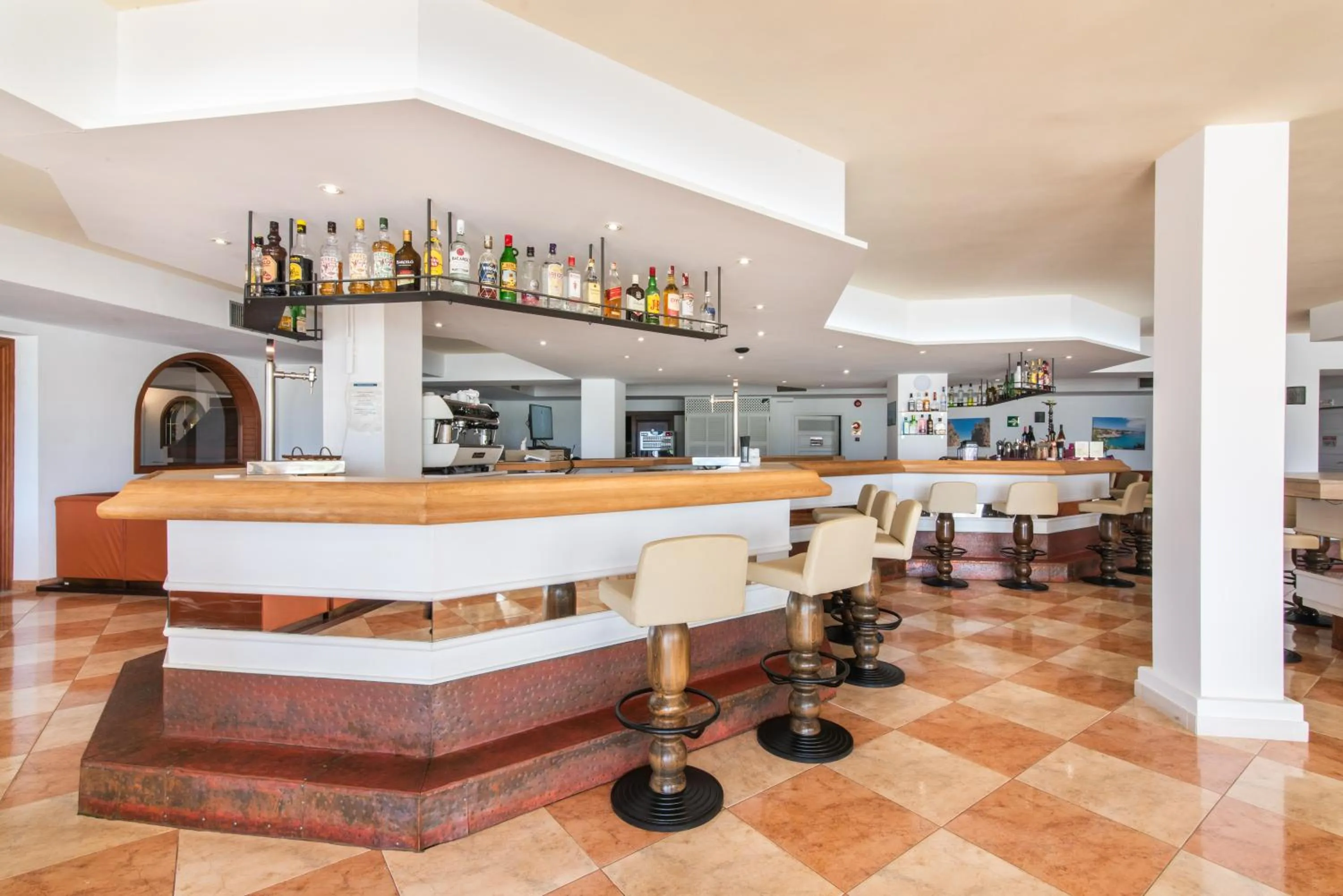 Lounge or bar in Hotel Na Taconera
