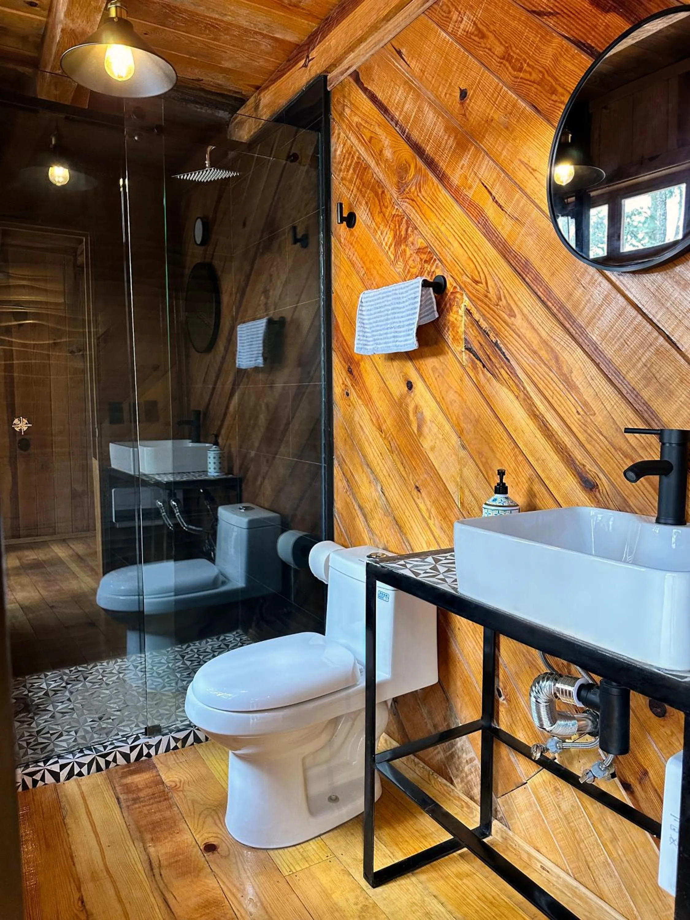 Bathroom in PINE TREE Mazamitla Hotel Boutique & Cabañas