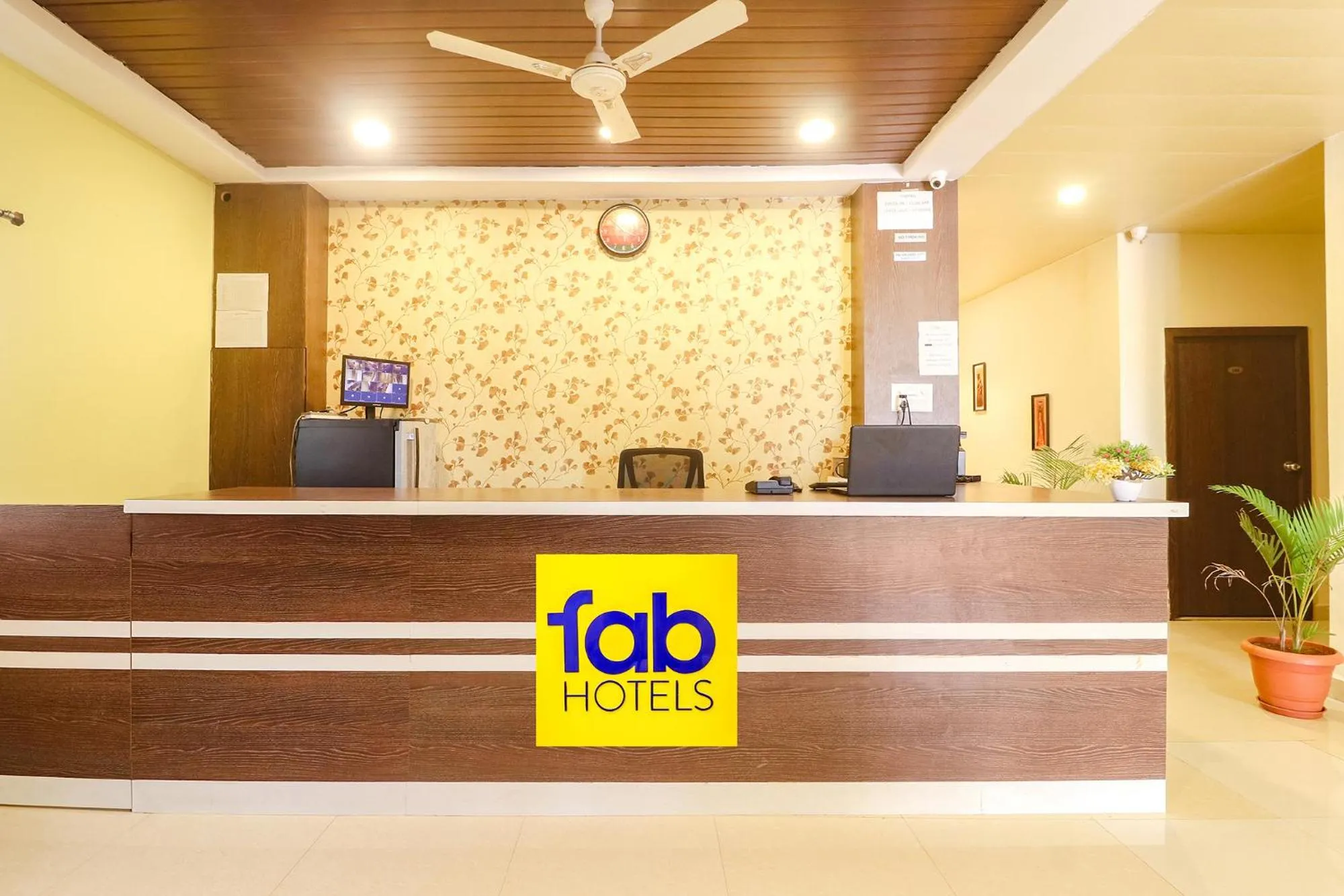 Lobby or reception in FabExpress Airport Stay Inn - Nr Hyderabad Airport