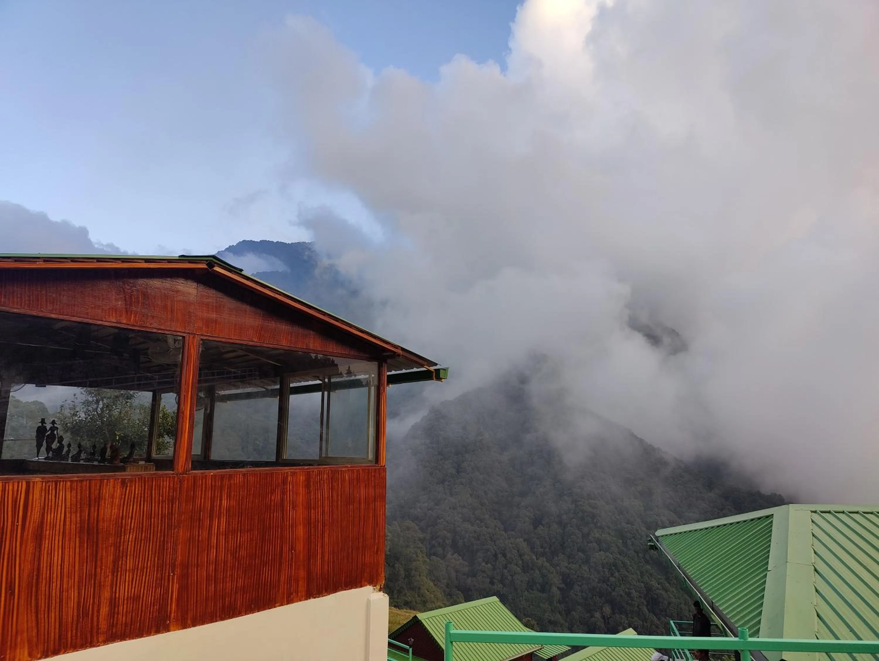 Mountain view in LaSerene The Cottage - Pangoot