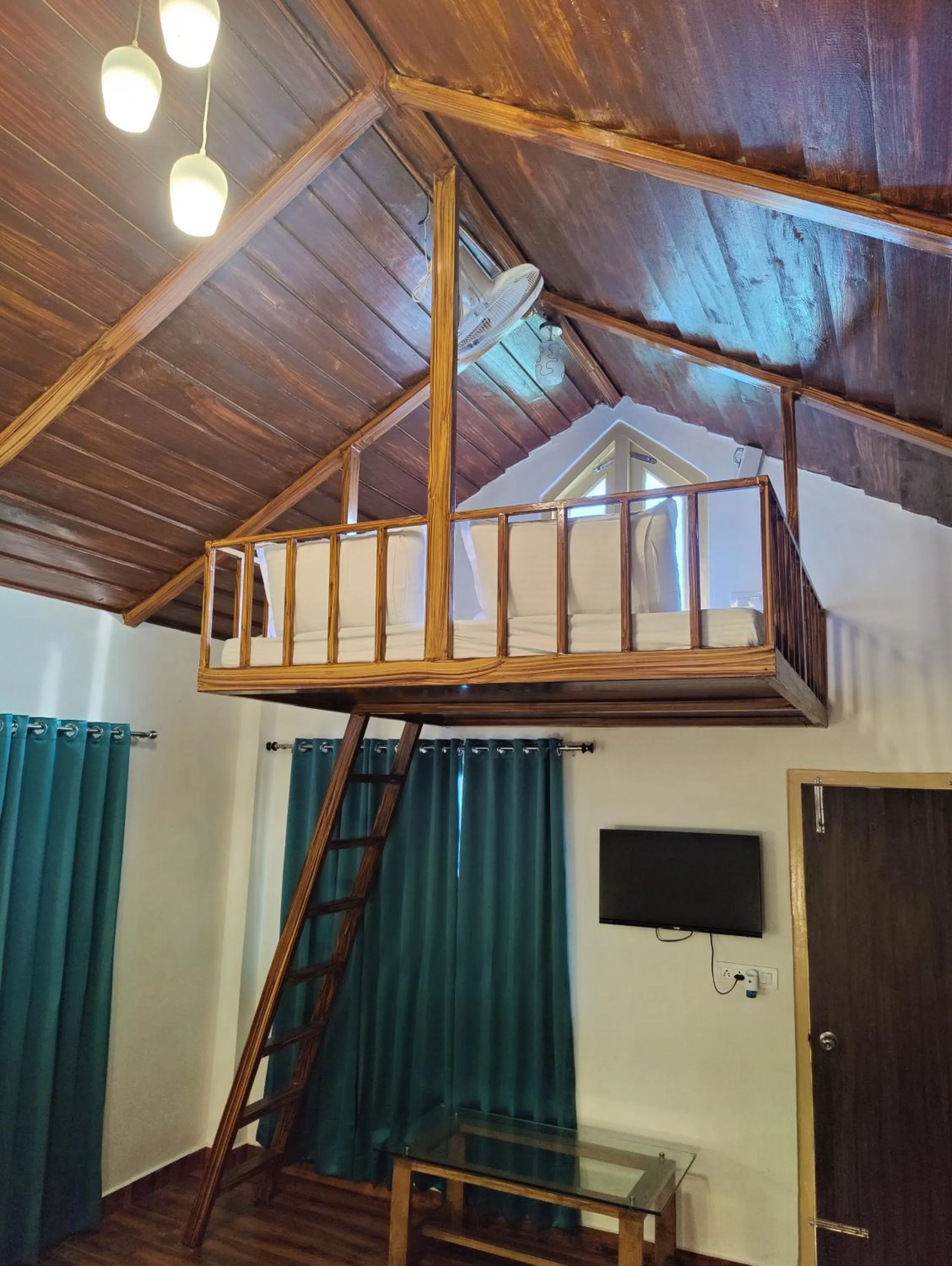 bunk bed in LaSerene The Cottage - Pangoot