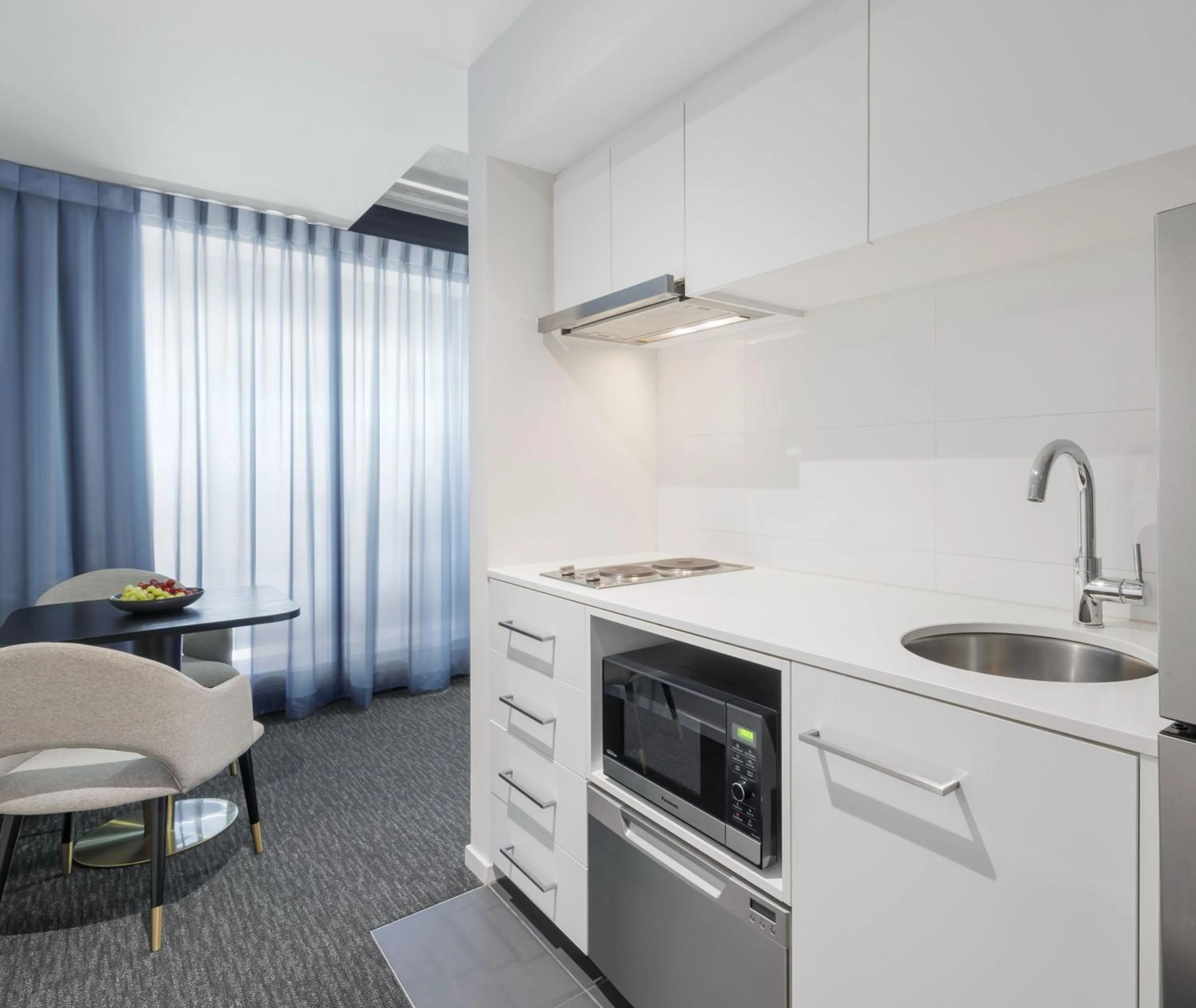Kitchen or kitchenette in Oaks Melbourne St Kilda Road Hotel