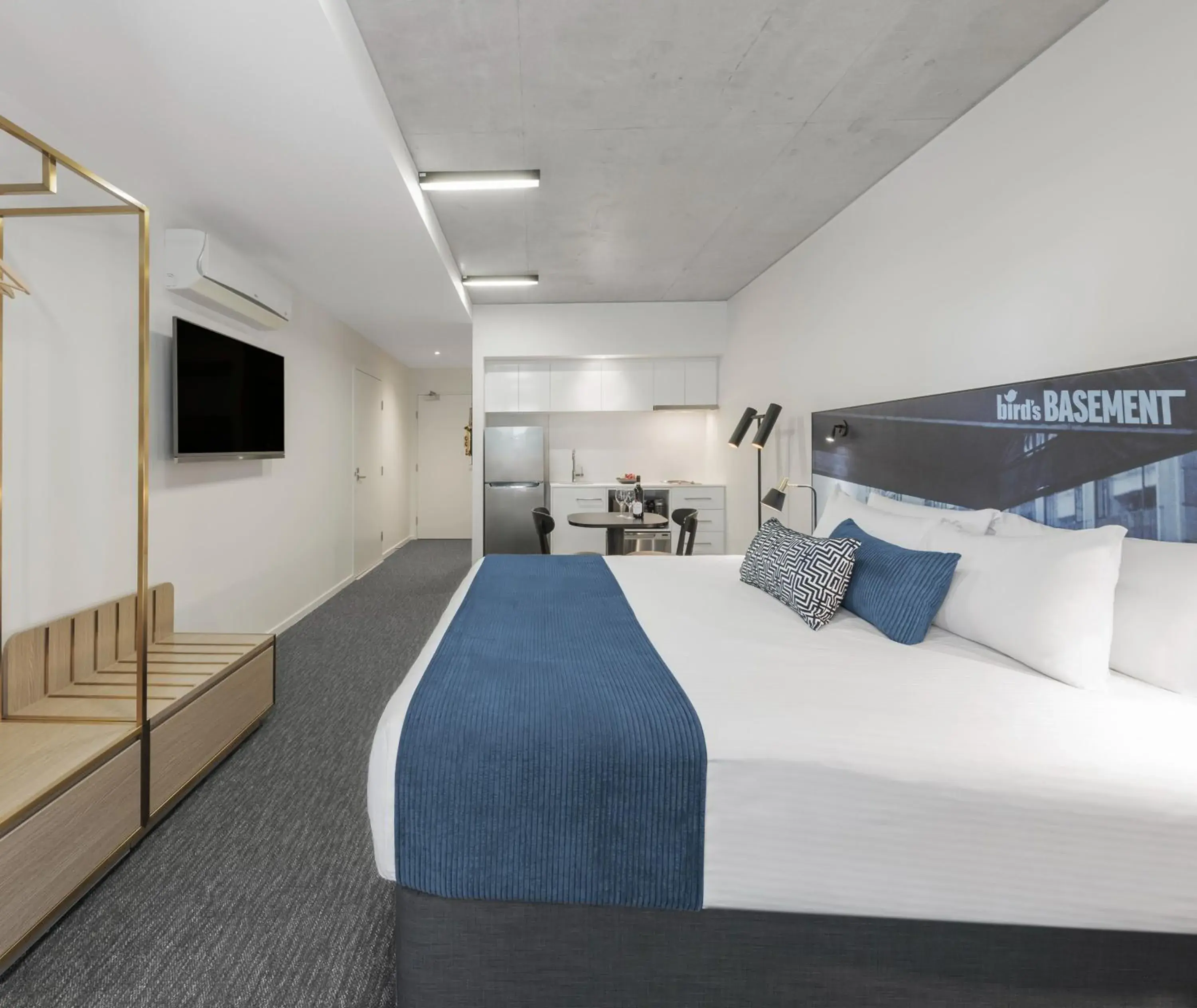 Bed in Oaks Melbourne St Kilda Road Hotel Bed in Oaks Melbourne St Kilda Road Hotel