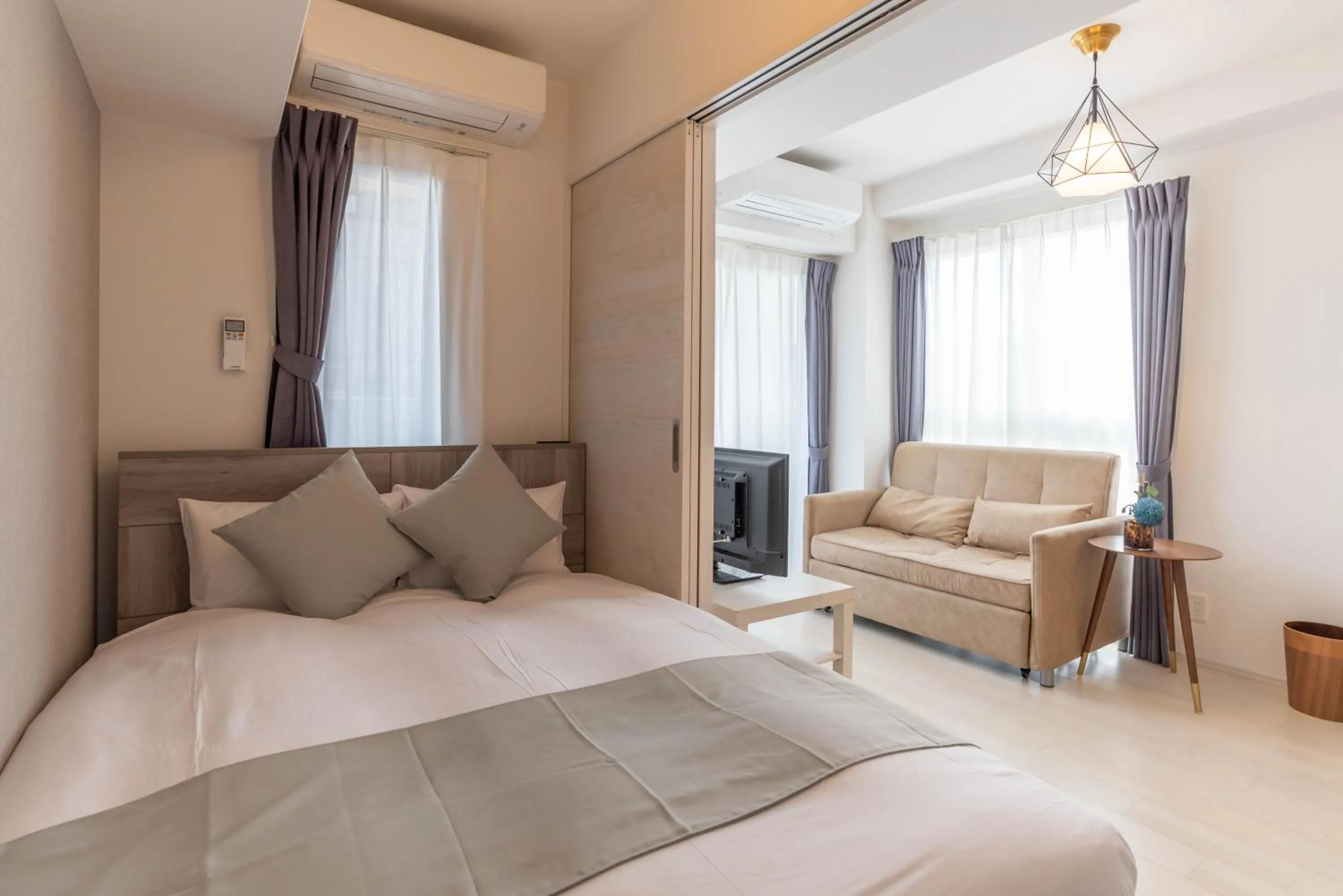 Living room, Bed in FDS ZEAL
