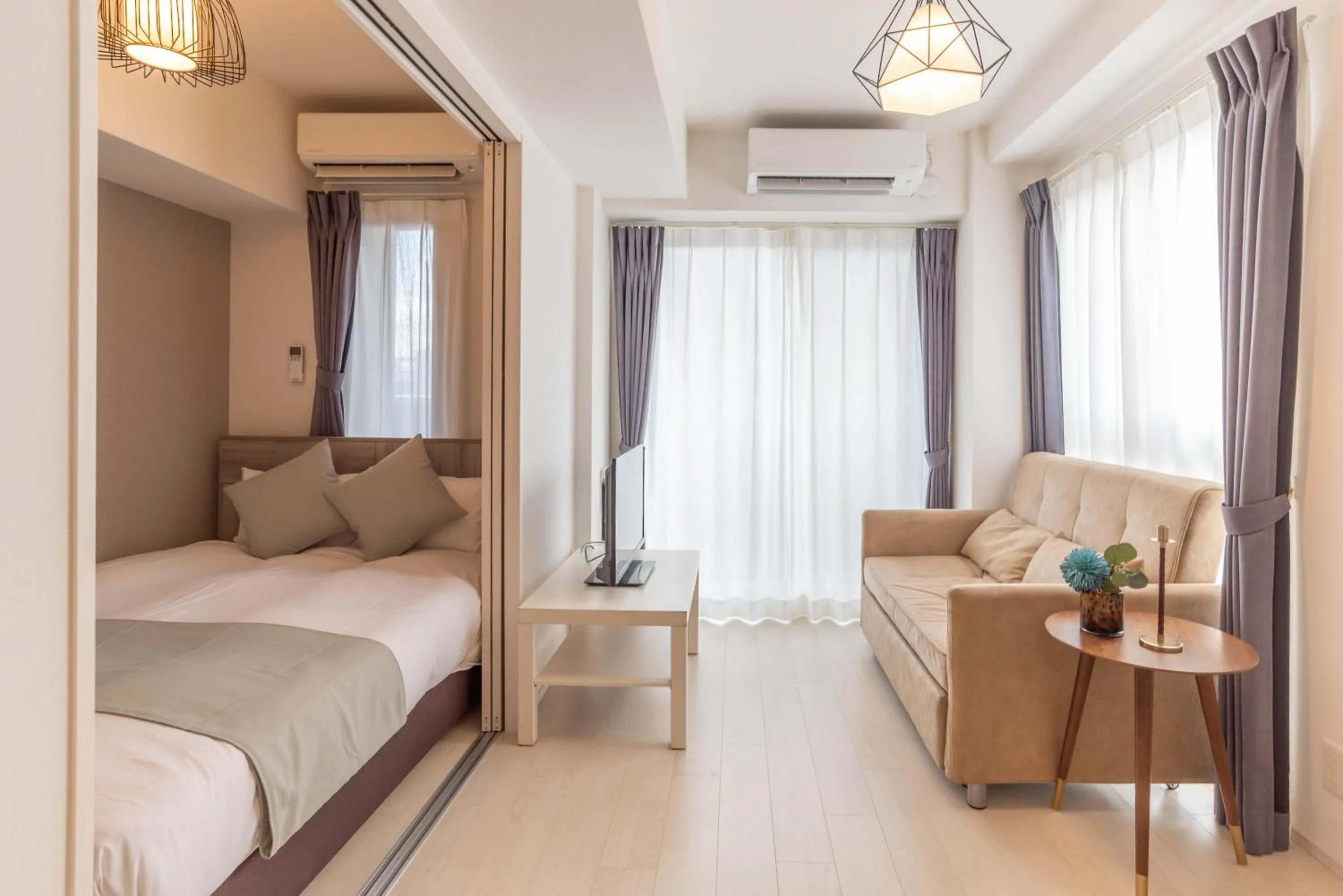 Living room, Bed in FDS ZEAL