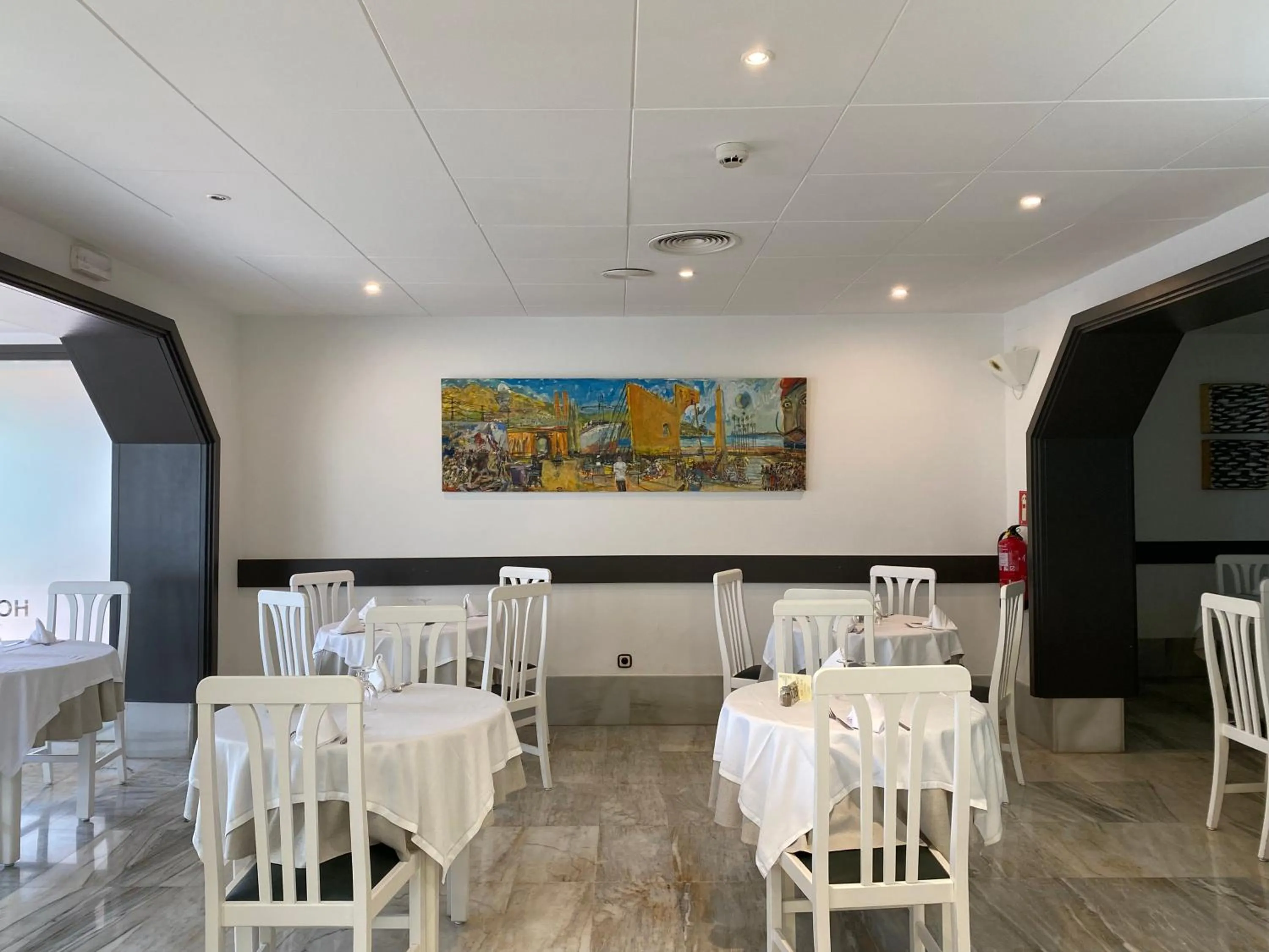 Dining area in Nautilus Hotel