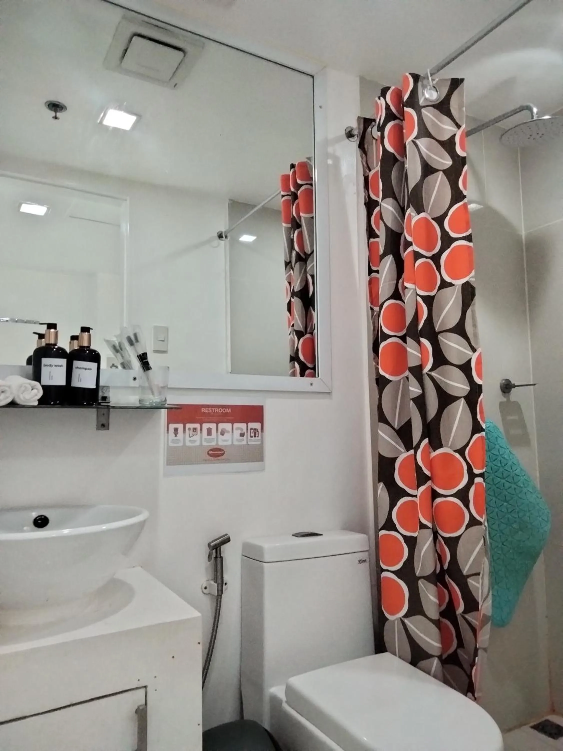 Bathroom in Wanderlust Bed and Breakfast Puerto Princesa