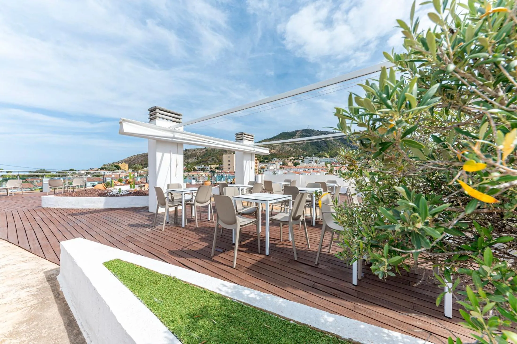 Spring in Hotel Rober Palas