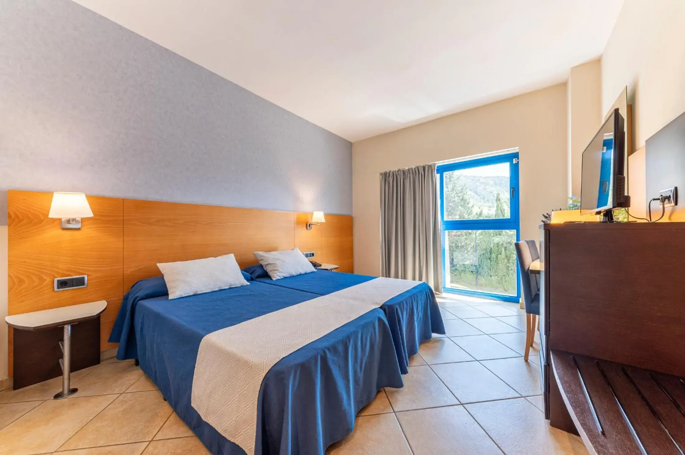 Photo of the whole room, Bed in Hotel Rober Palas Photo of the whole room, Bed in Hotel Rober Palas