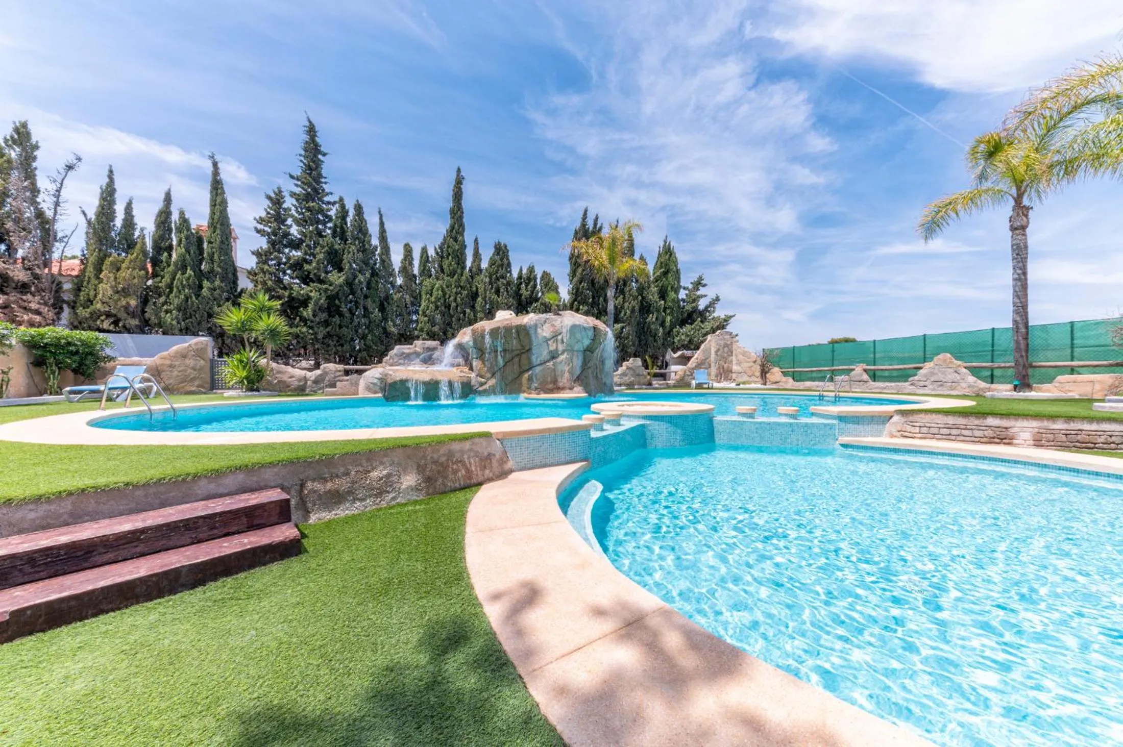 Swimming pool in Hotel Rober Palas