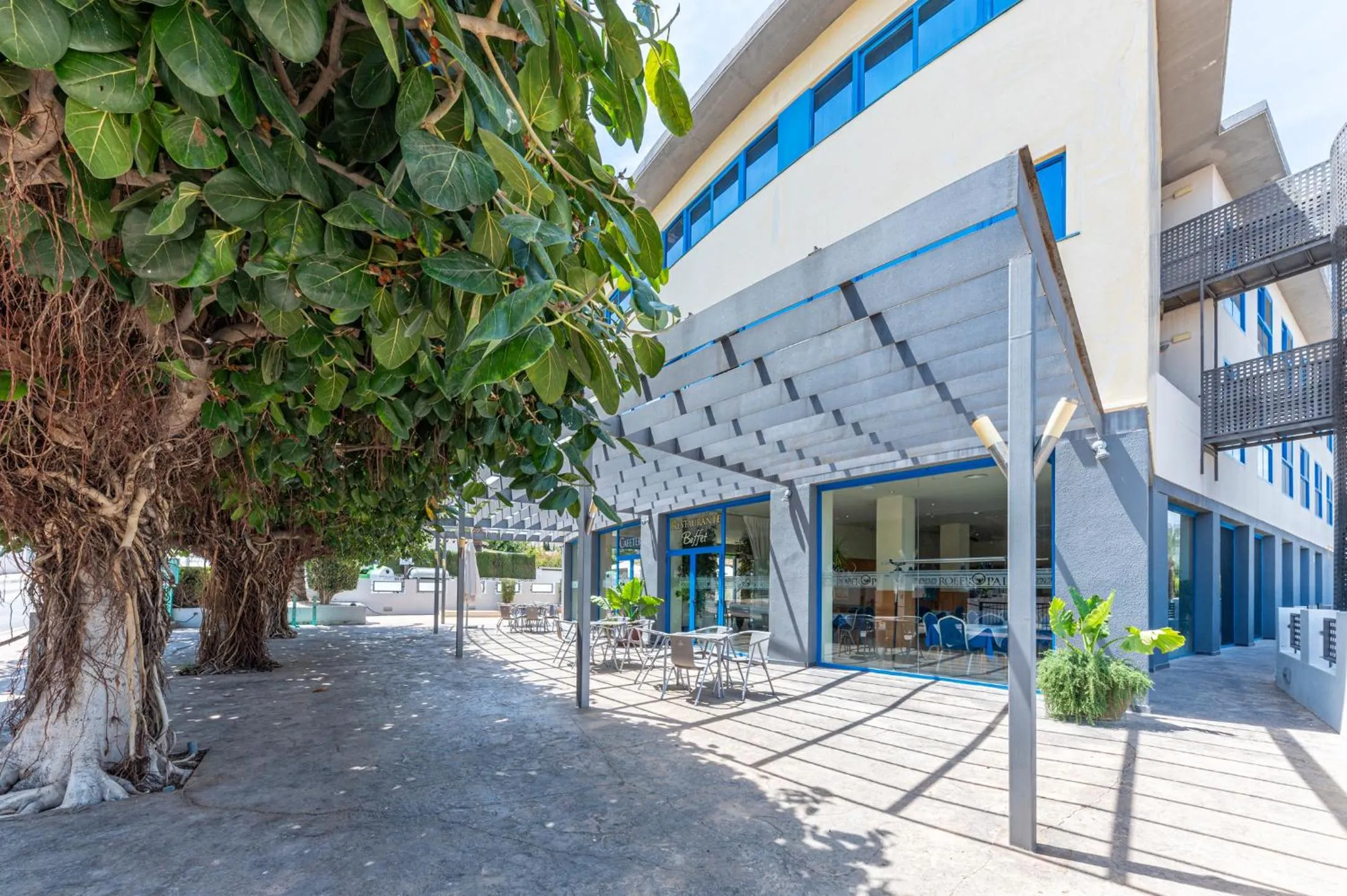 Property building in Hotel Rober Palas