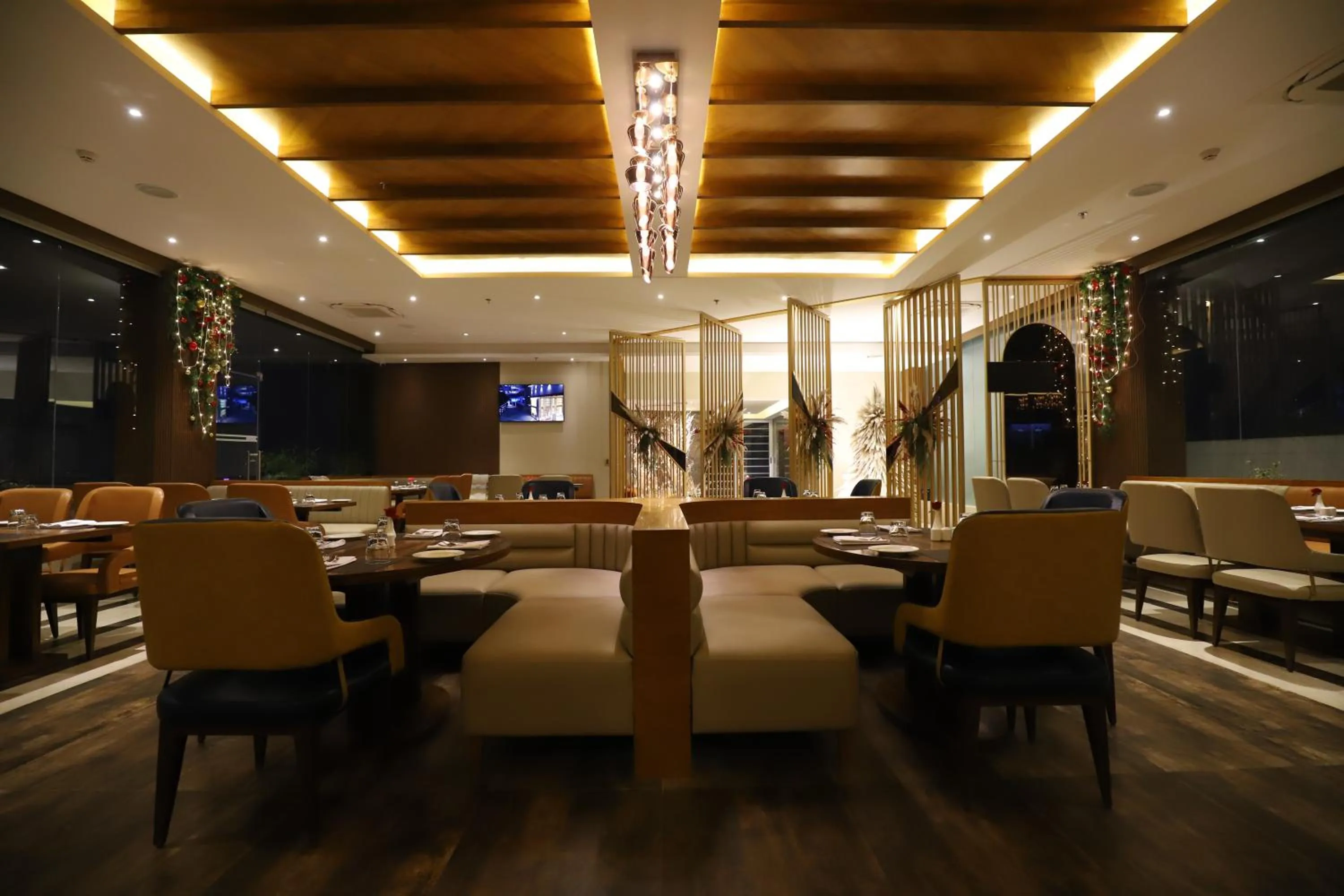 Restaurant/places to eat in The Pristine Hotel