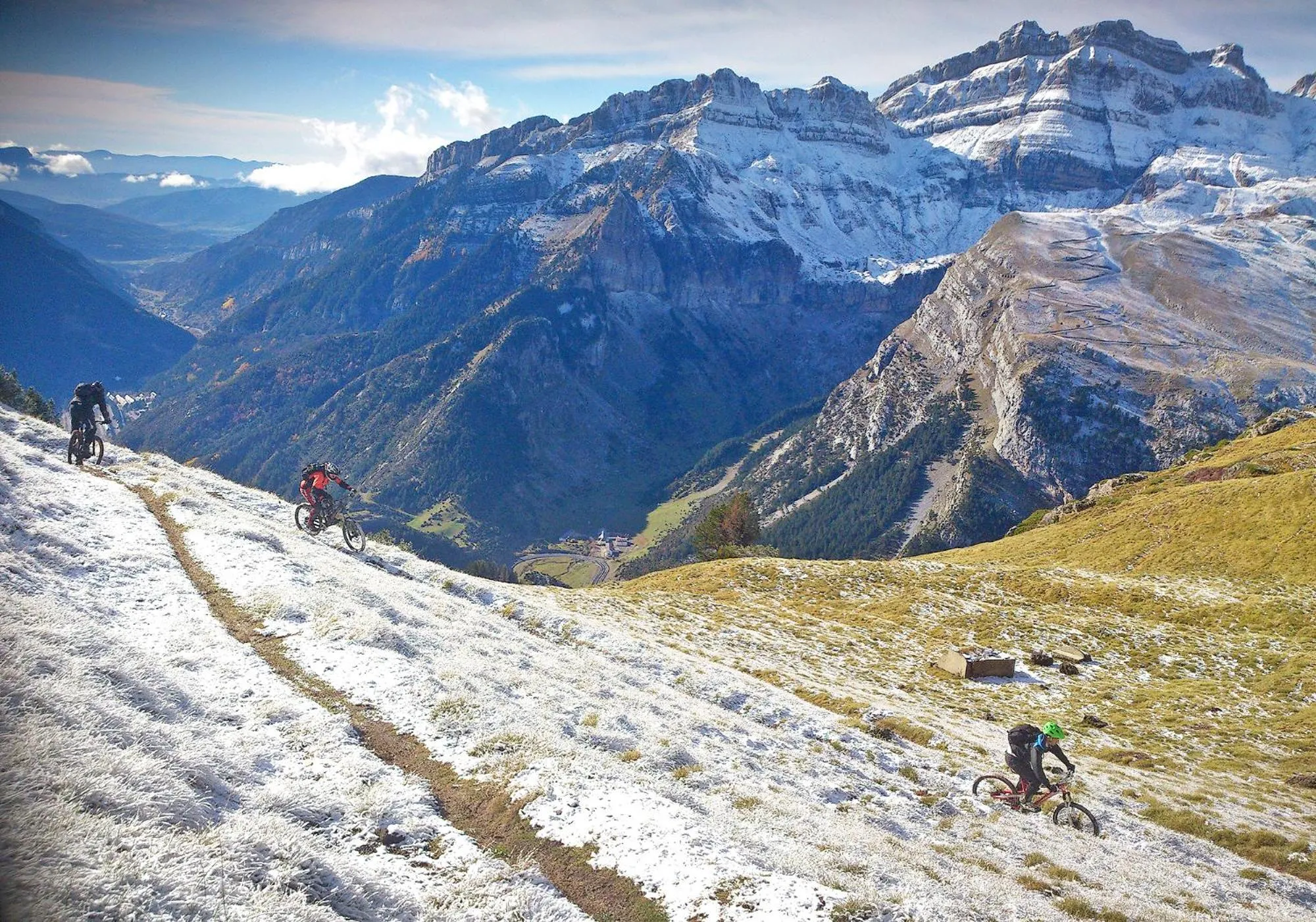 Cycling in Hotel Santa Cristina Petit Spa