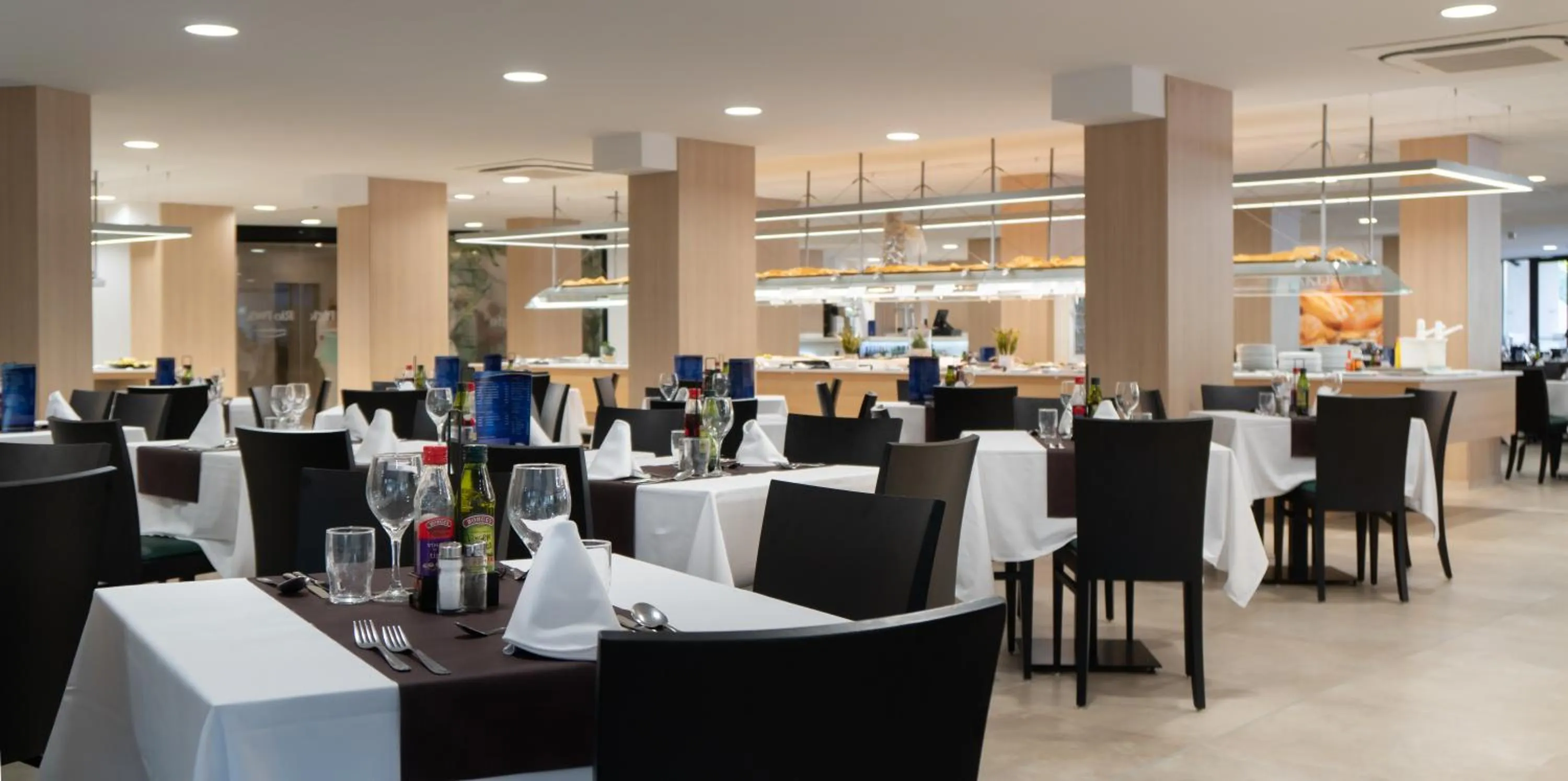 Restaurant/places to eat in Medplaya Hotel Rio Park