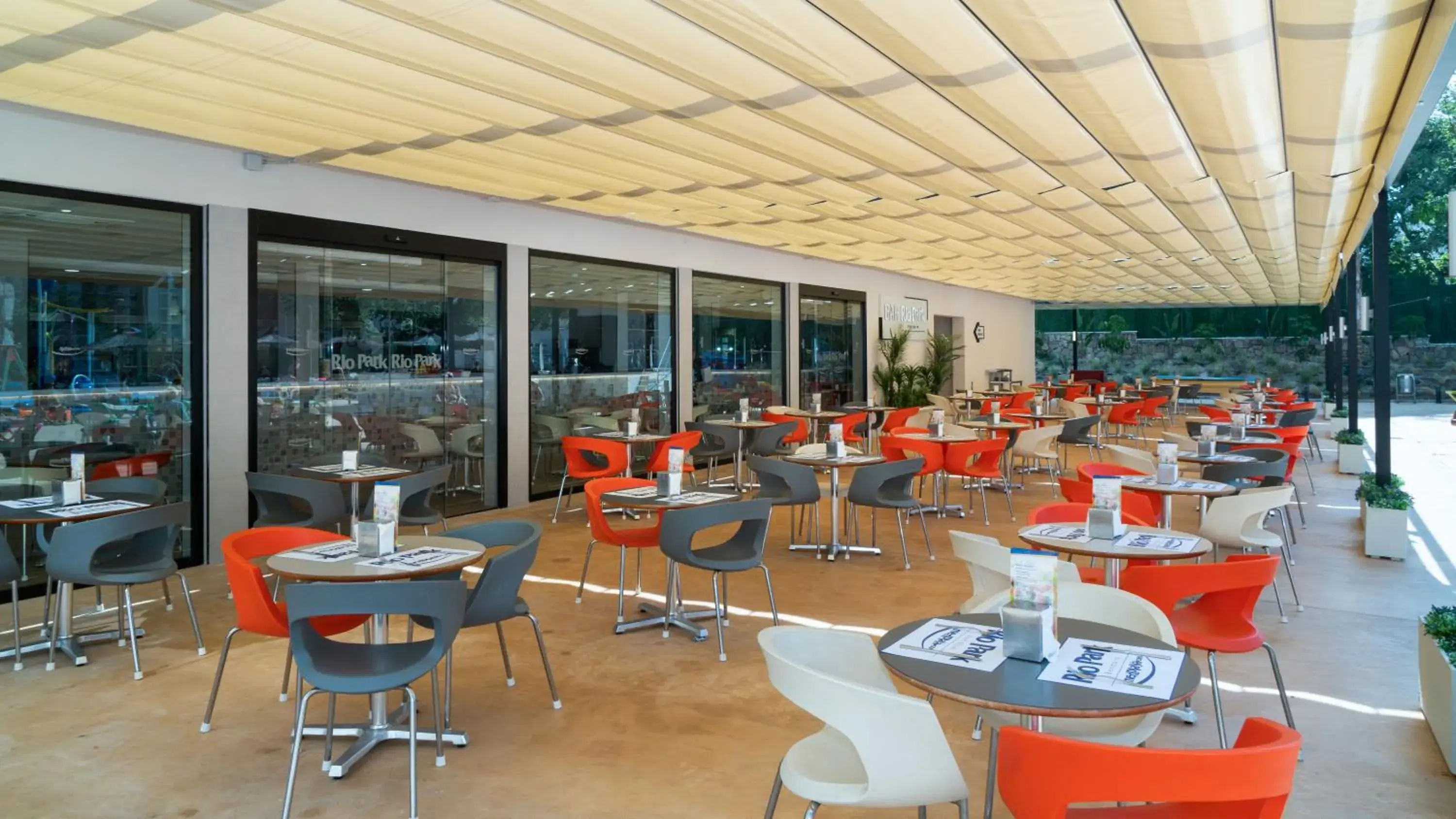 Lounge or bar in Medplaya Hotel Rio Park Lounge or bar in Medplaya Hotel Rio Park