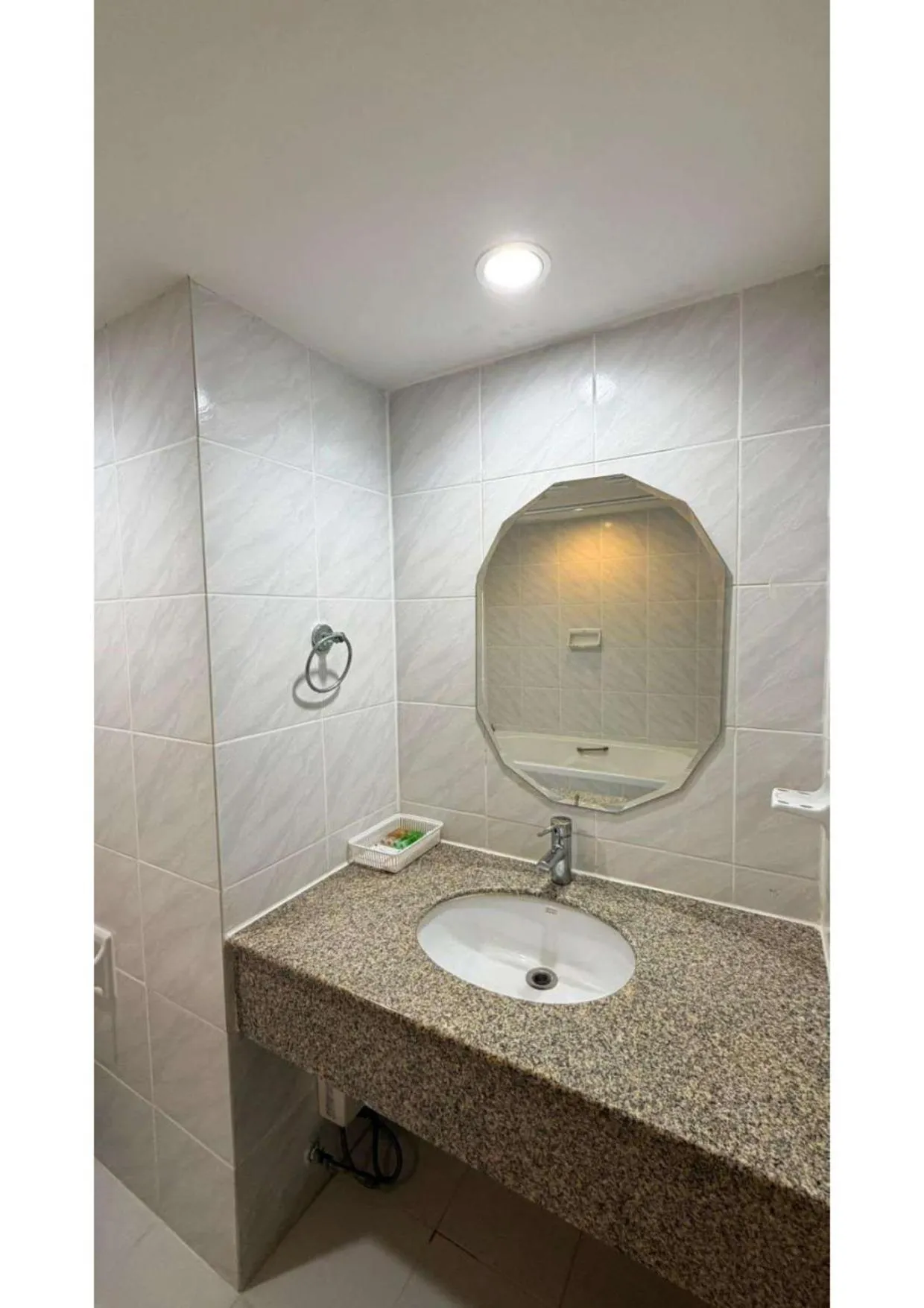 Bathroom in Omni Tower Direct Rooms - Apartments, Sukhumvit Soi 4