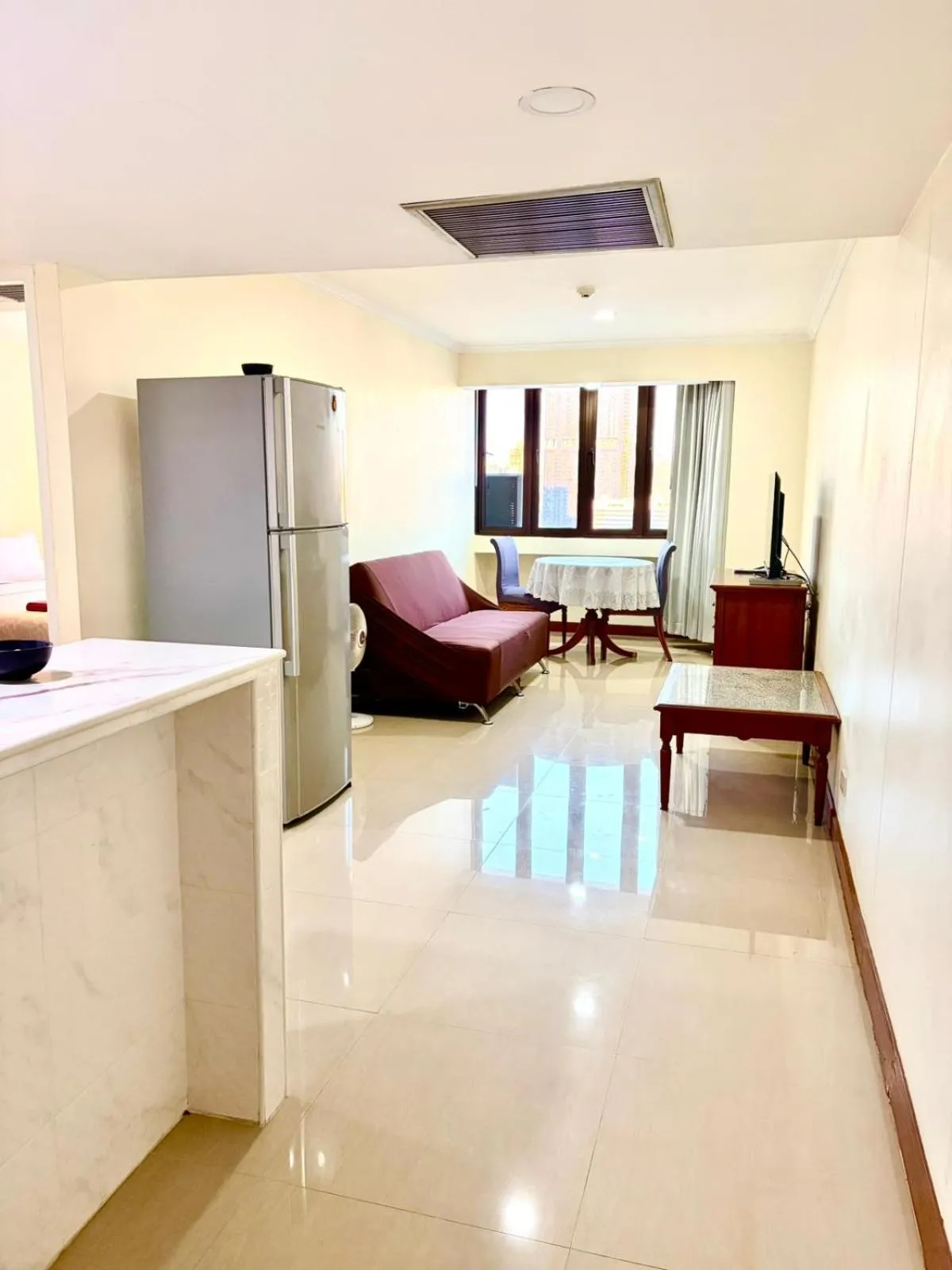 Living room in Omni Tower Direct Rooms - Apartments, Sukhumvit Soi 4