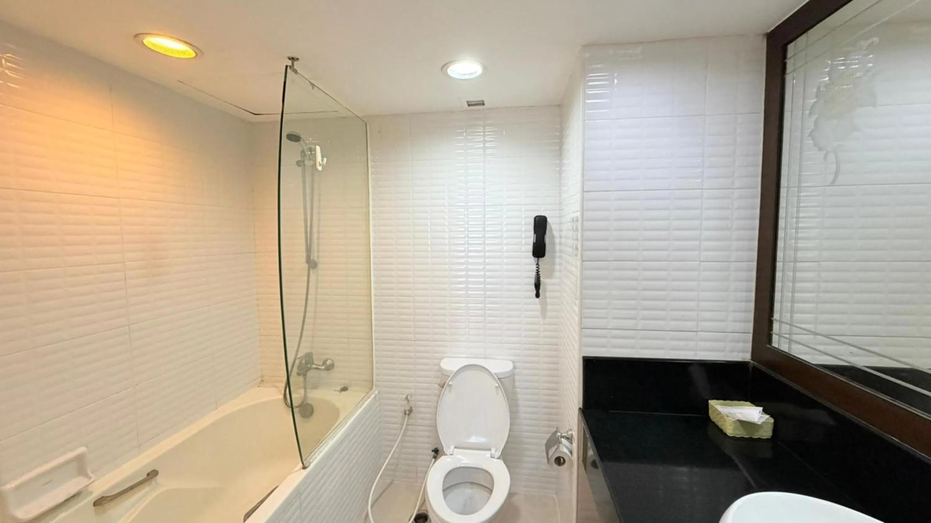 Bathroom in Omni Tower Direct Rooms - Apartments, Sukhumvit Soi 4