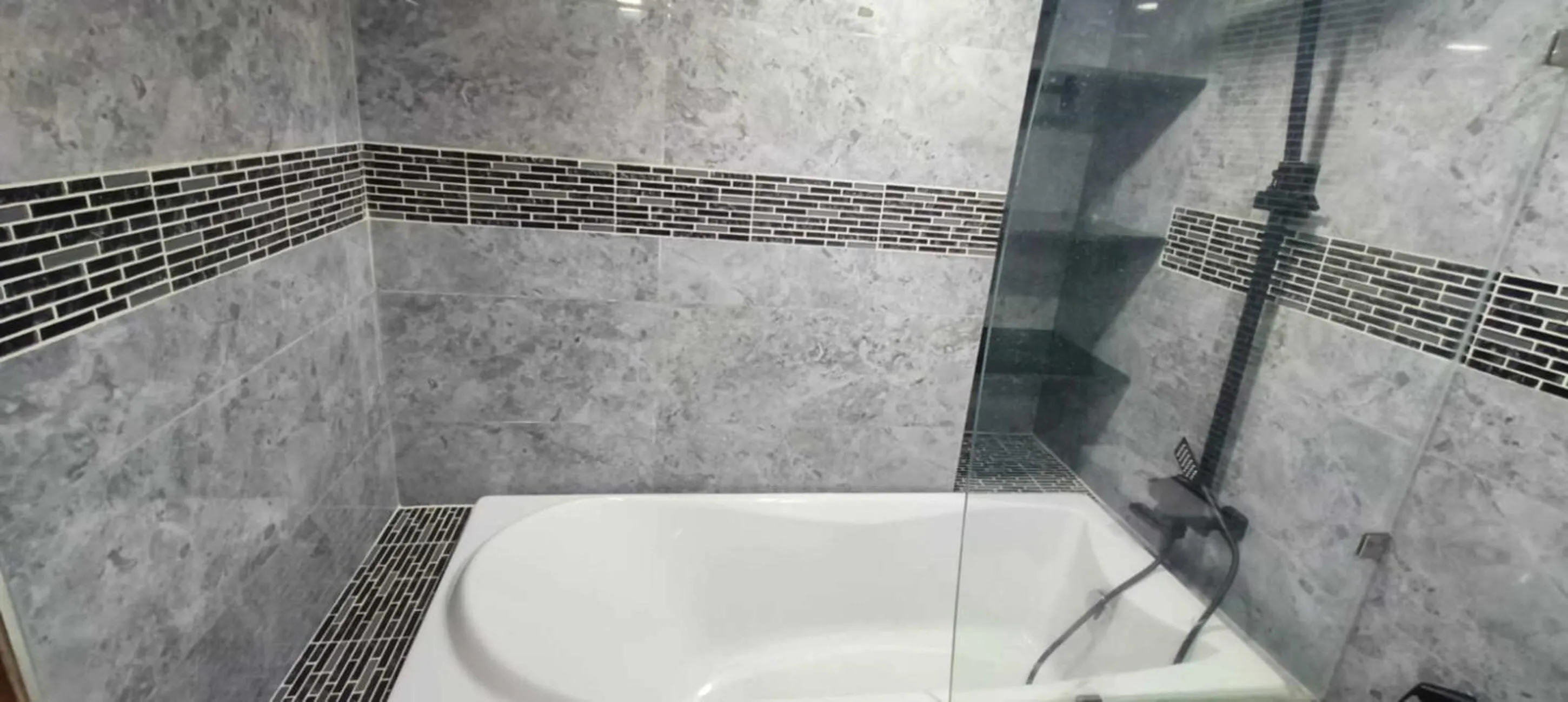 Shower in Omni Tower Direct Rooms - Apartments, Sukhumvit Soi 4