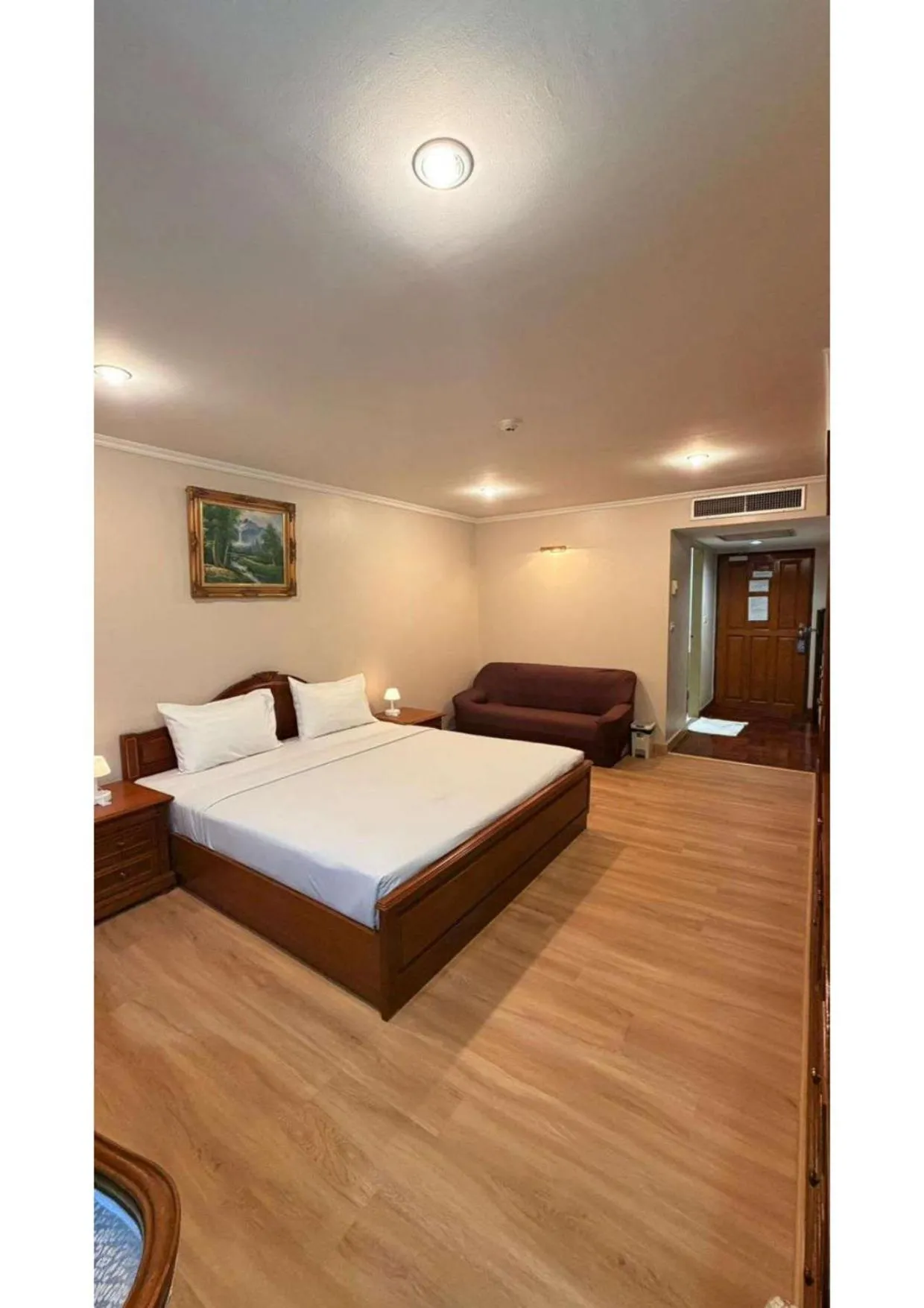 Bed in Omni Tower Direct Rooms - Apartments, Sukhumvit Soi 4