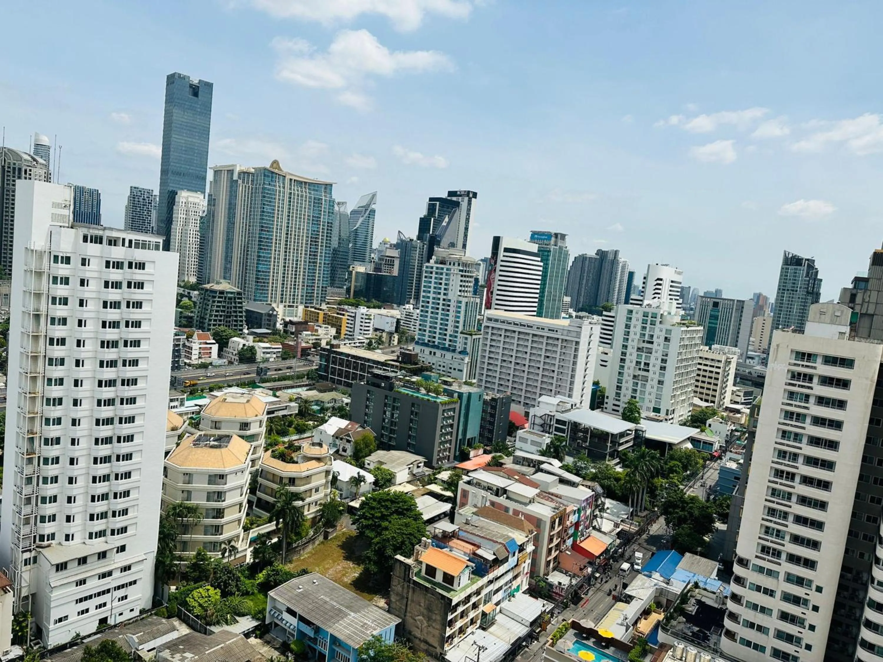 City view in Omni Tower Direct Rooms - Apartments, Sukhumvit Soi 4