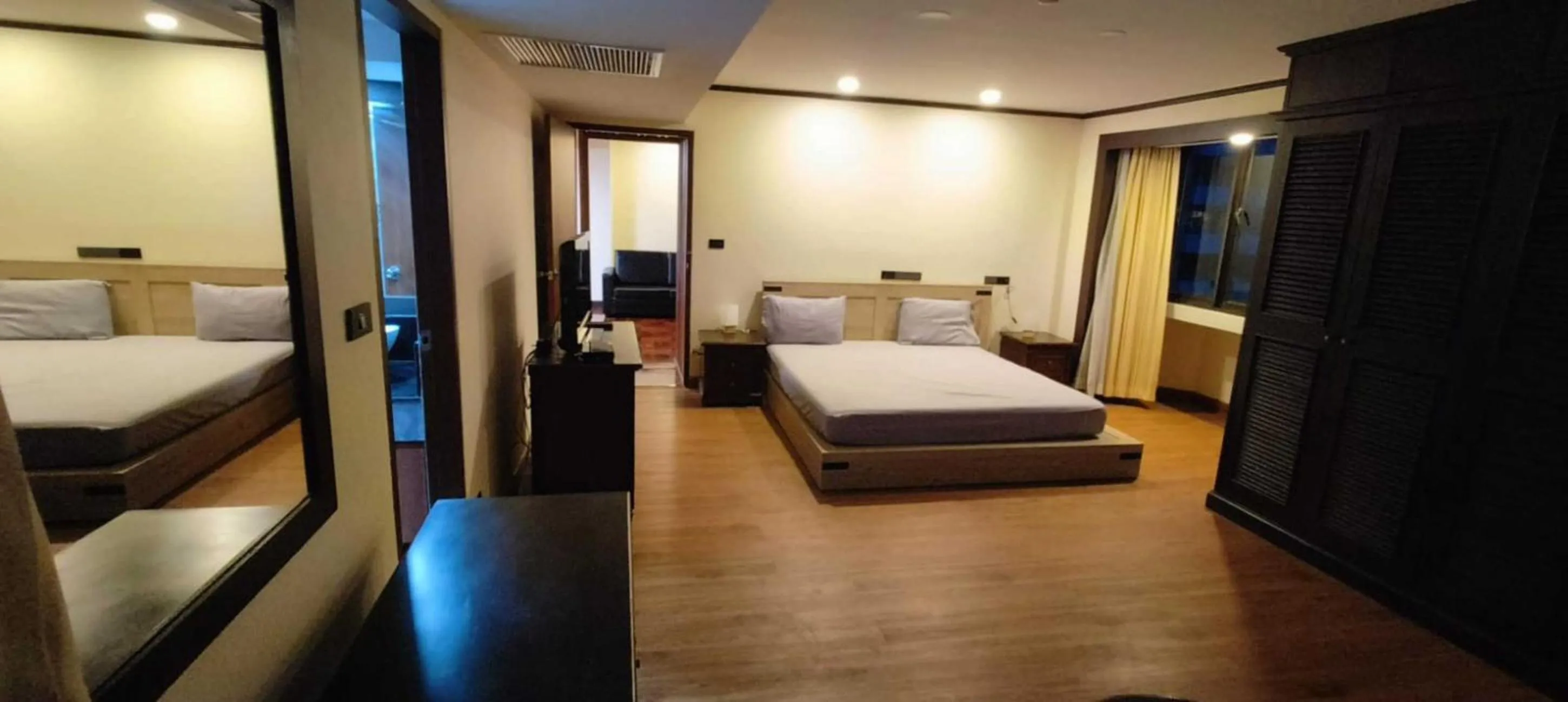 Bed in Omni Tower Direct Rooms - Apartments, Sukhumvit Soi 4