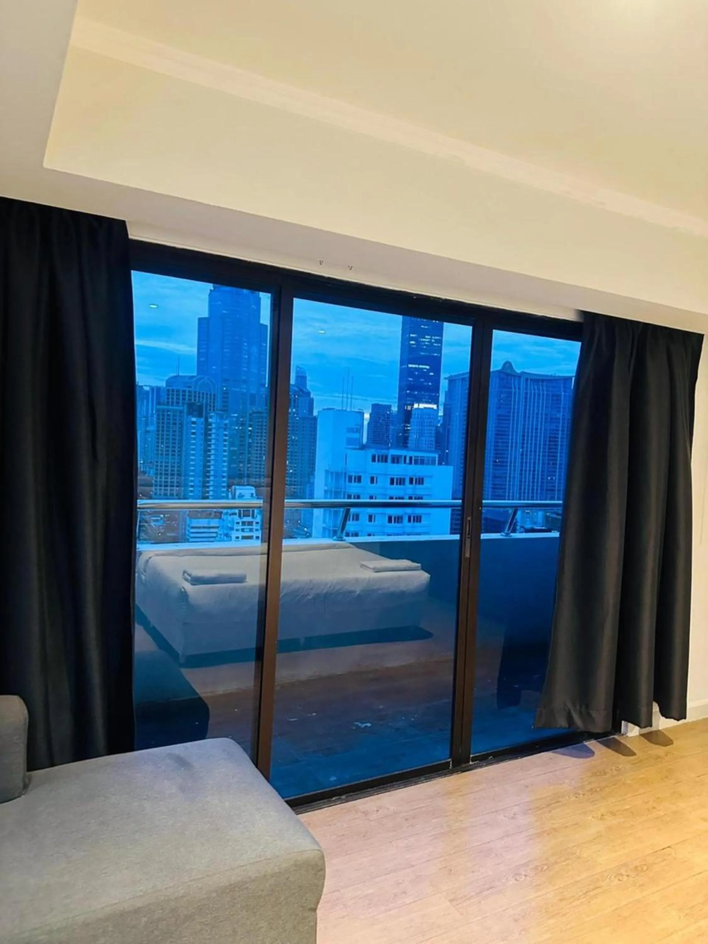 Balcony/Terrace, Bed in Omni Tower Direct Rooms - Apartments, Sukhumvit Soi 4