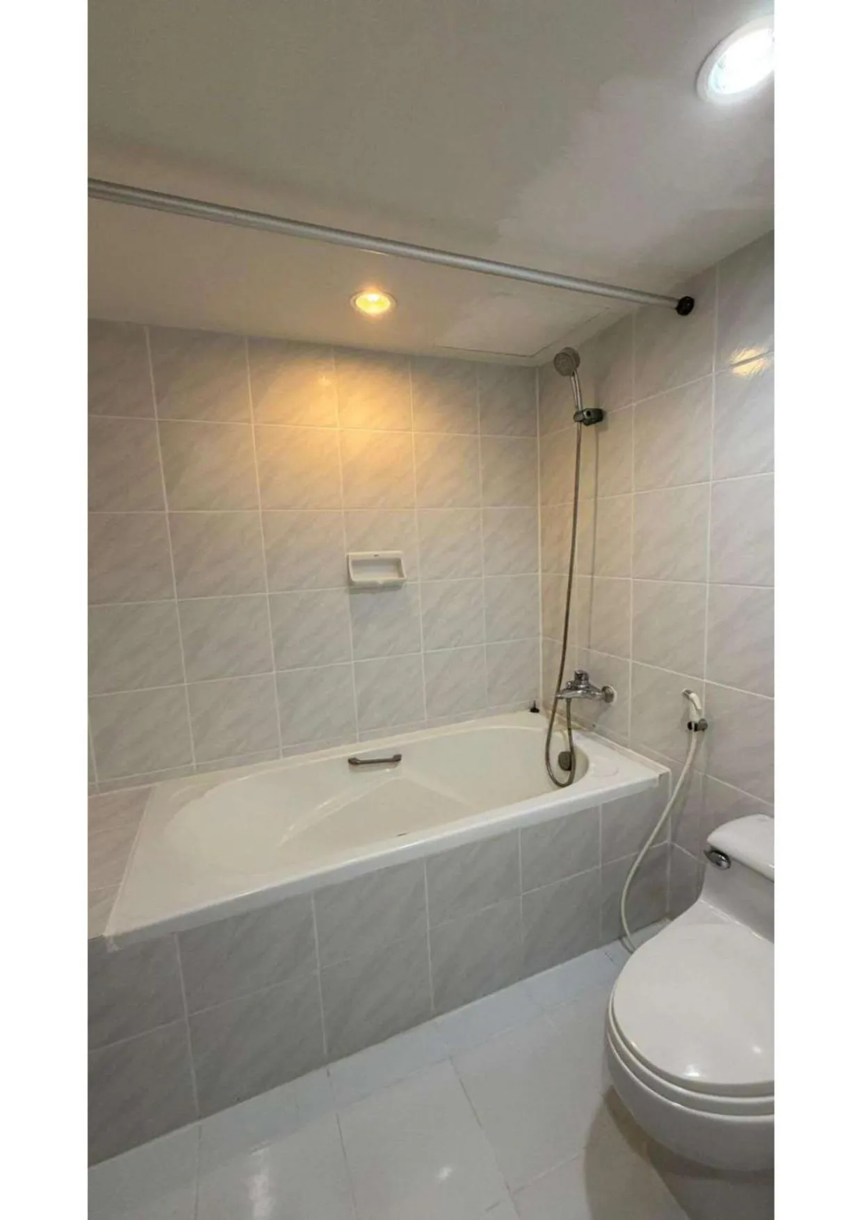 Bathroom in Omni Tower Direct Rooms - Apartments, Sukhumvit Soi 4