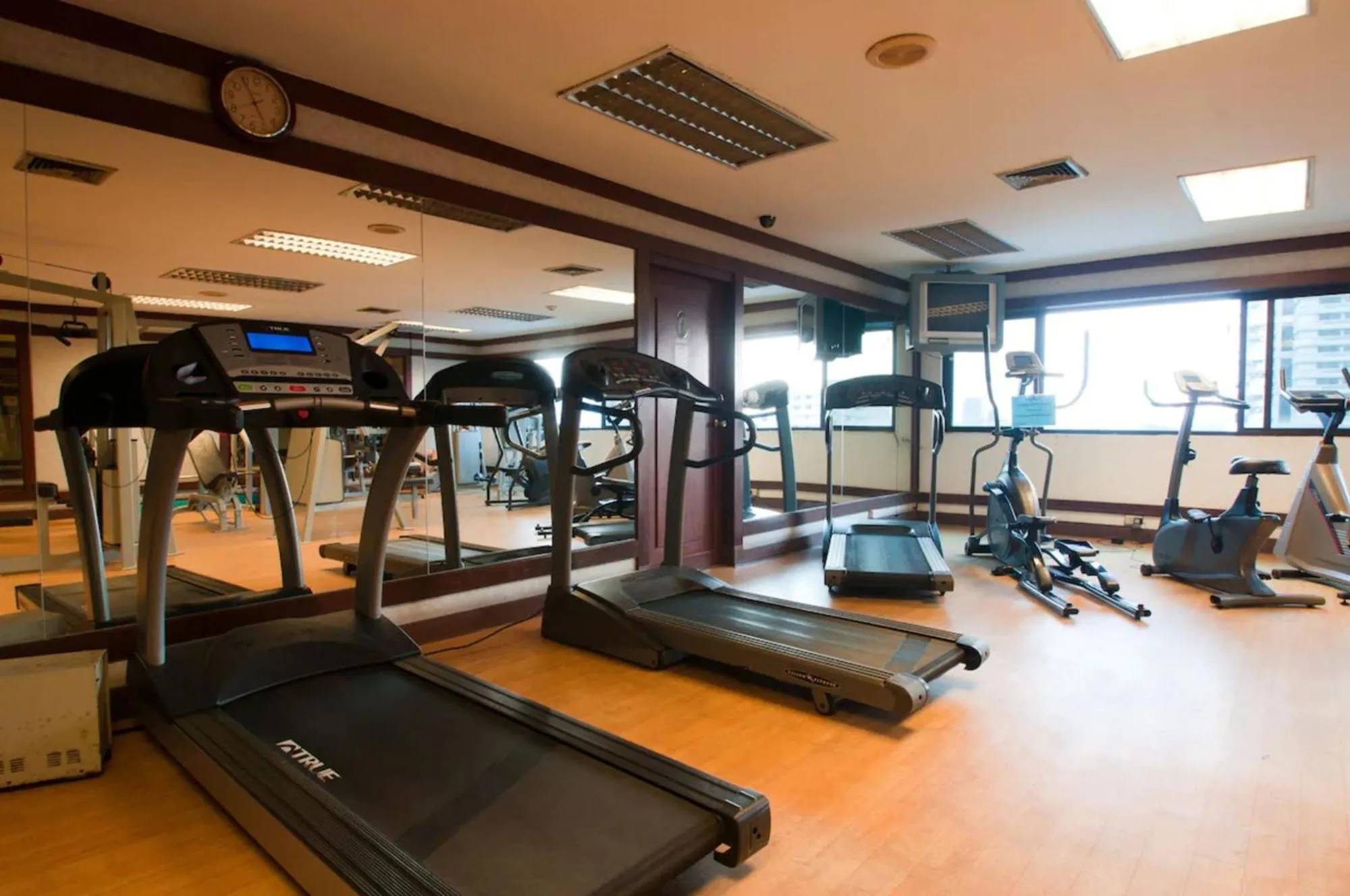 Fitness centre/facilities in Omni Tower Direct Rooms - Apartments, Sukhumvit Soi 4