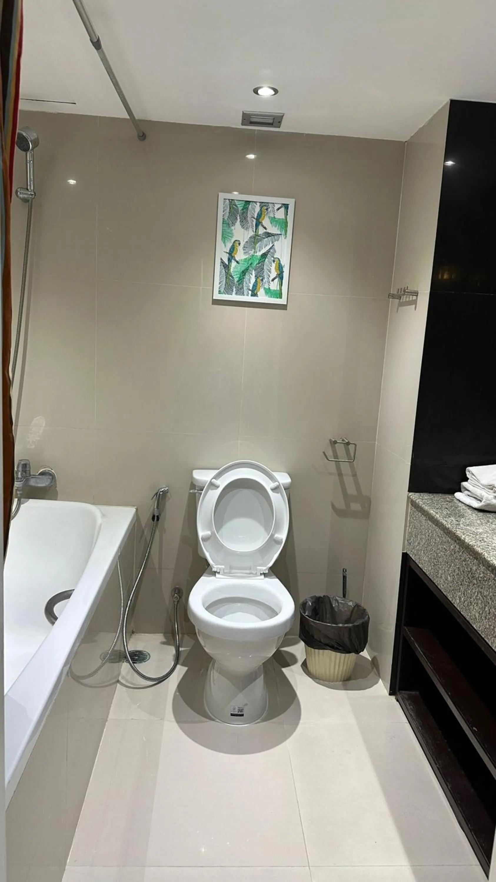 Toilet in Omni Tower Direct Rooms - Apartments, Sukhumvit Soi 4