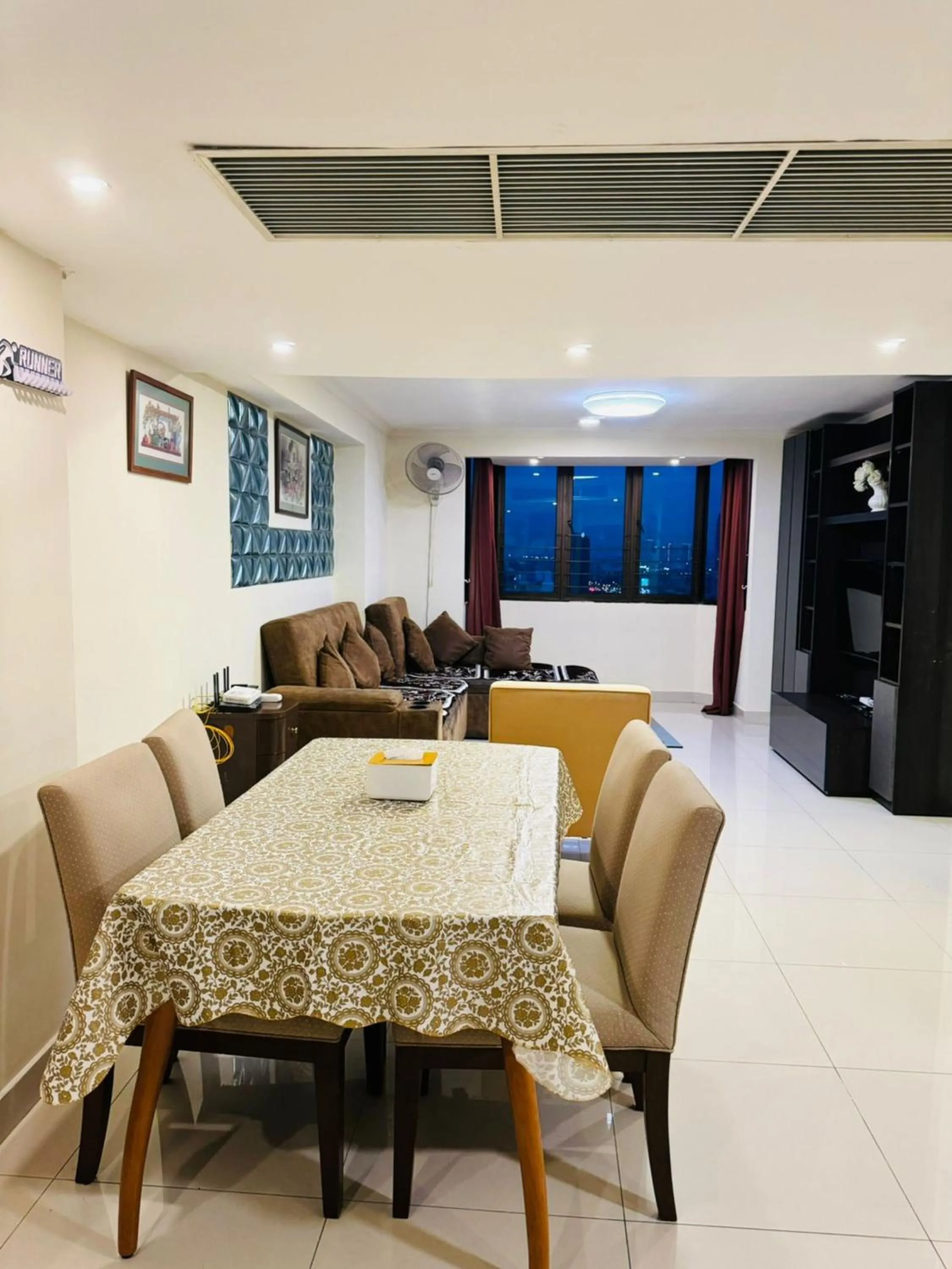 Living room in Omni Tower Direct Rooms - Apartments, Sukhumvit Soi 4
