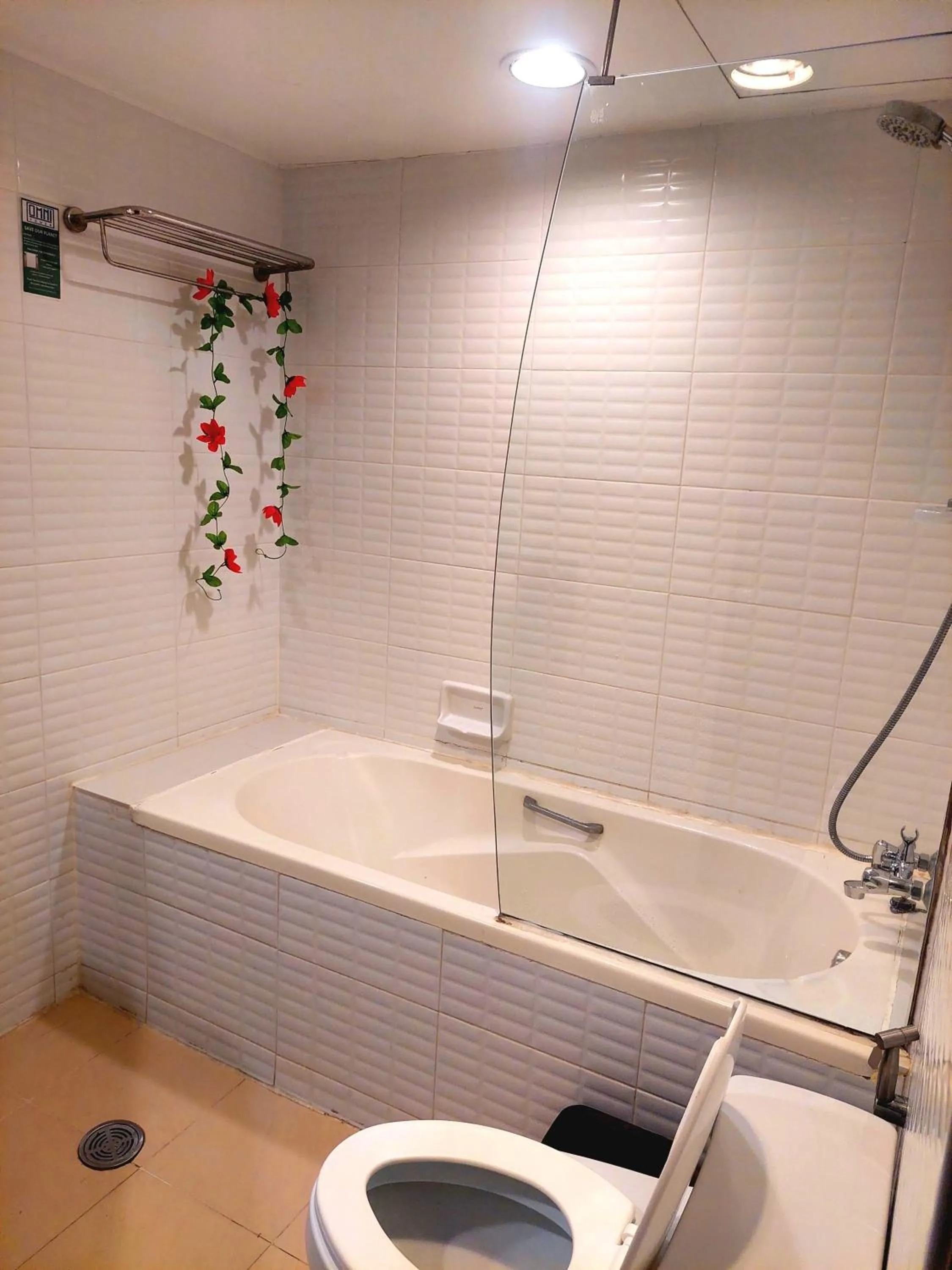 Bedroom in Omni Tower Direct Rooms - Apartments, Sukhumvit Soi 4