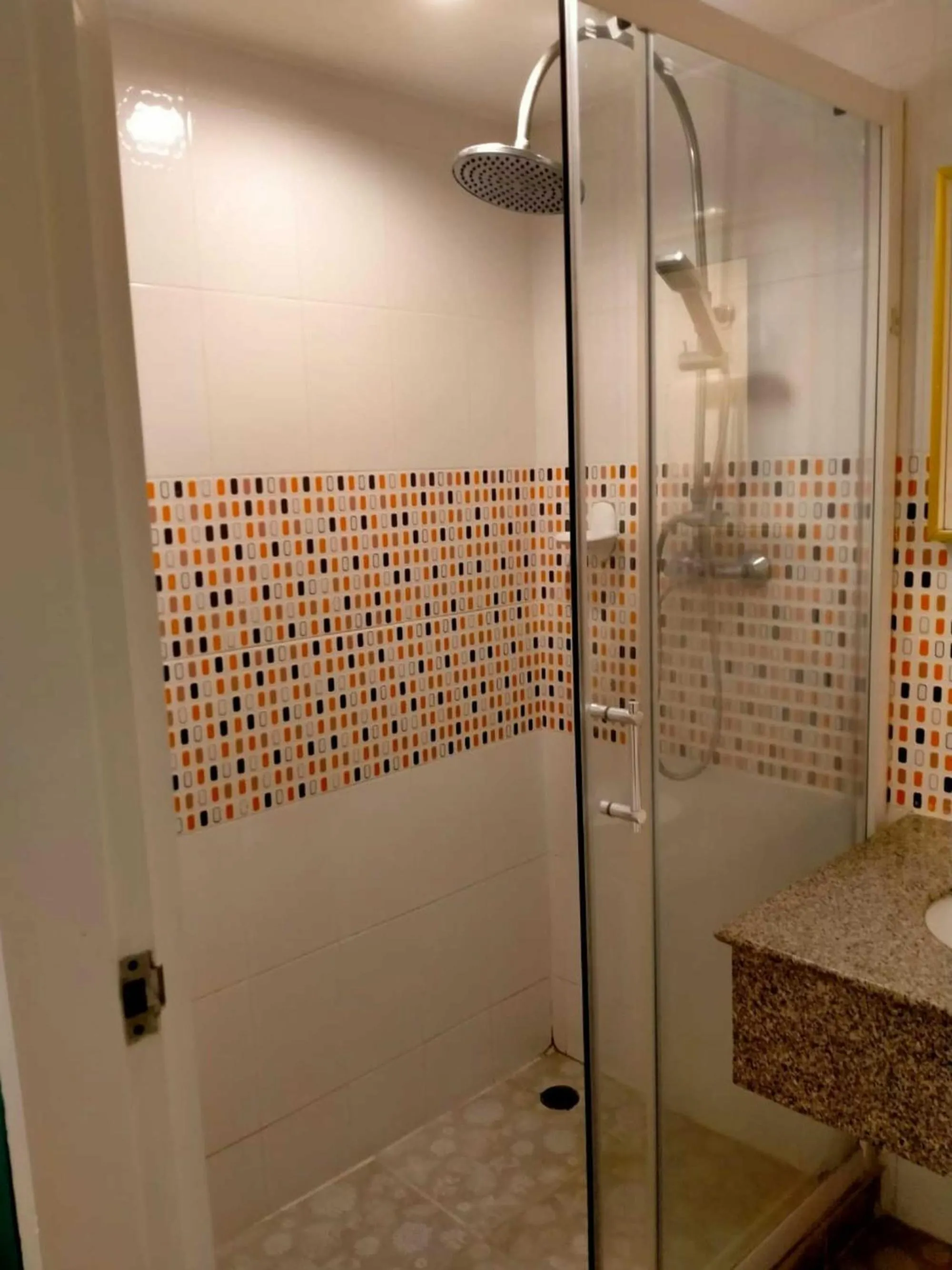 Bathroom in Omni Tower Direct Rooms - Apartments, Sukhumvit Soi 4