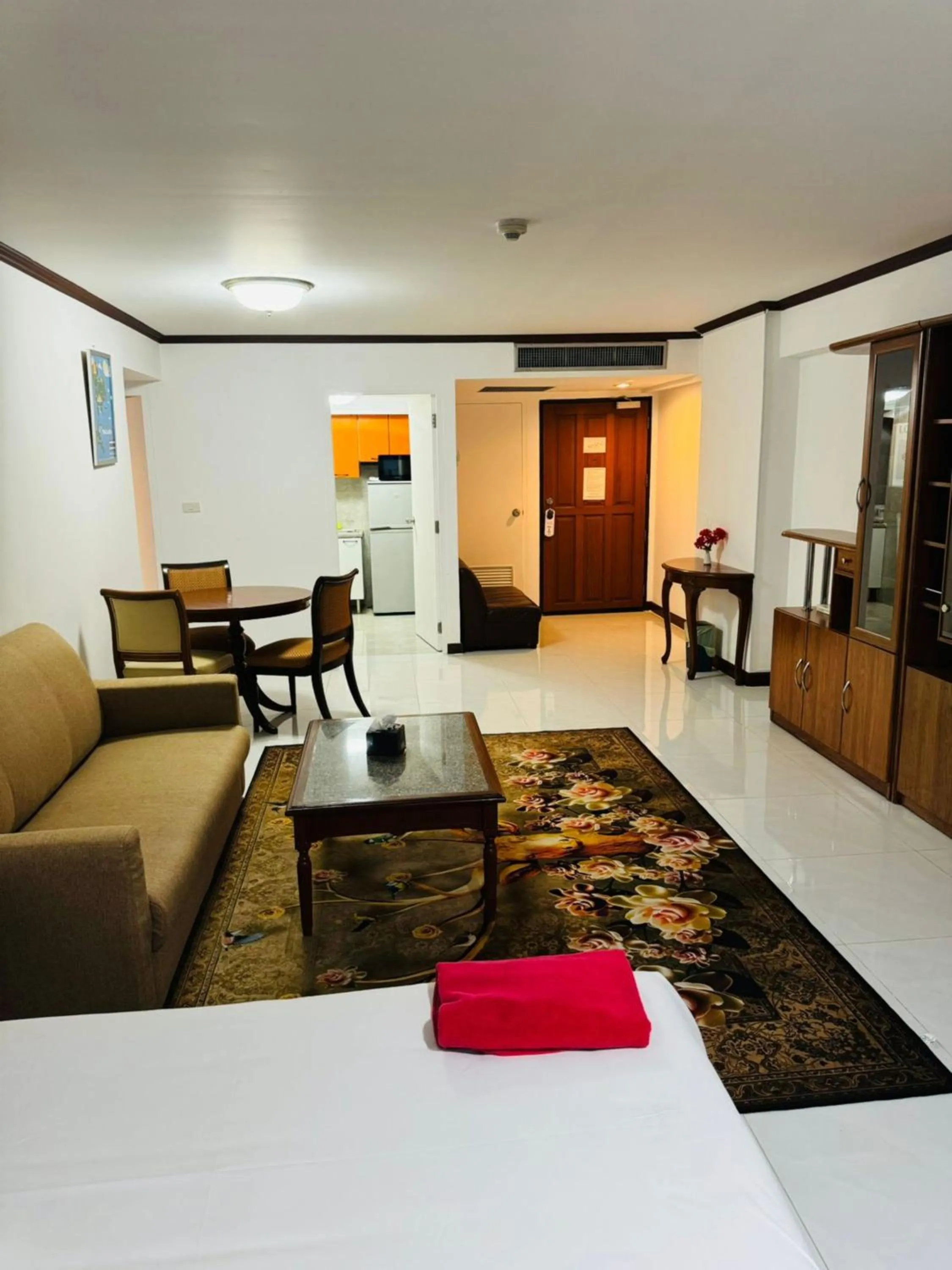 Living room, Bed in Omni Tower Direct Rooms - Apartments, Sukhumvit Soi 4