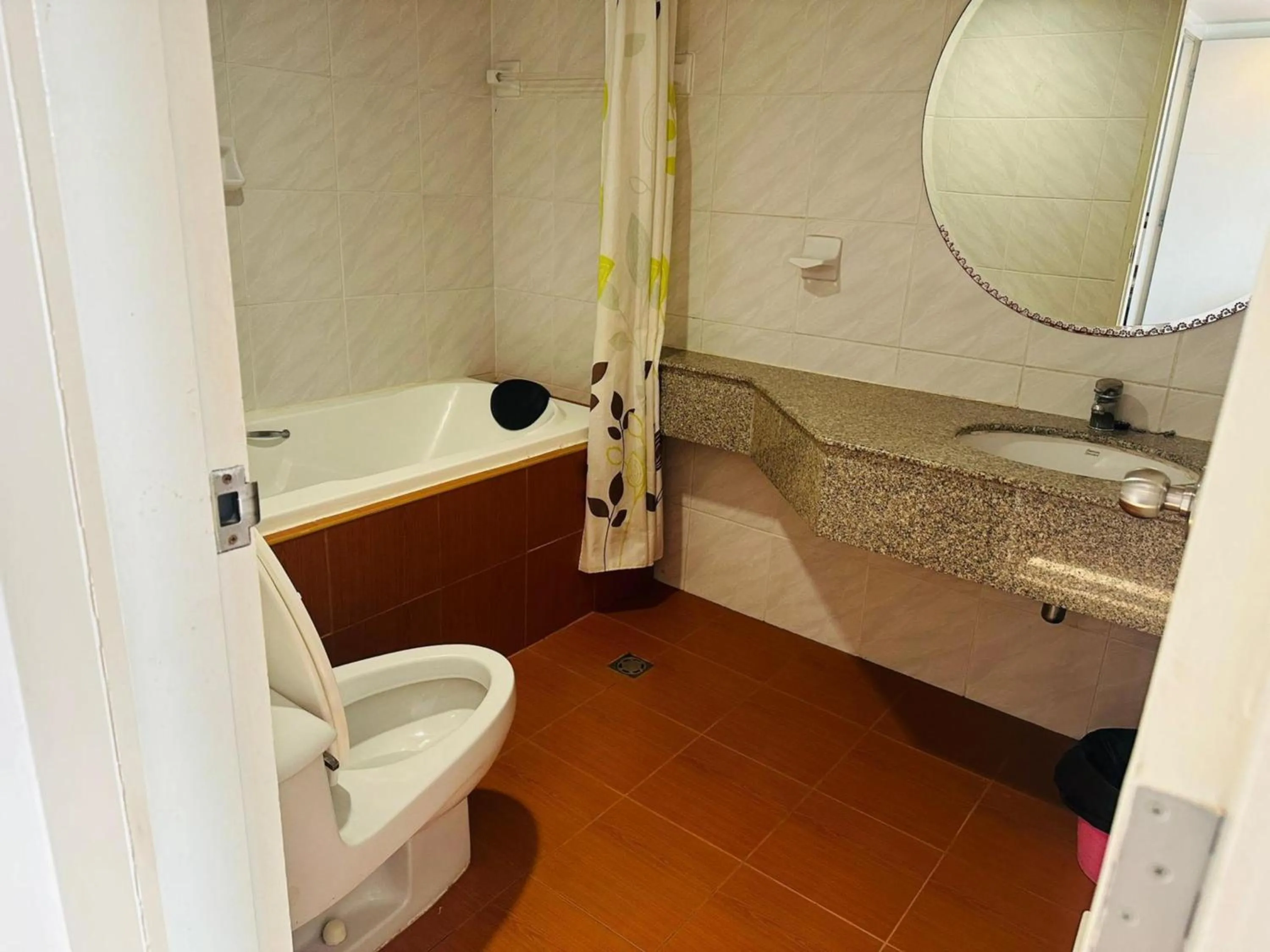 Bathroom in Omni Tower Direct Rooms - Apartments, Sukhumvit Soi 4