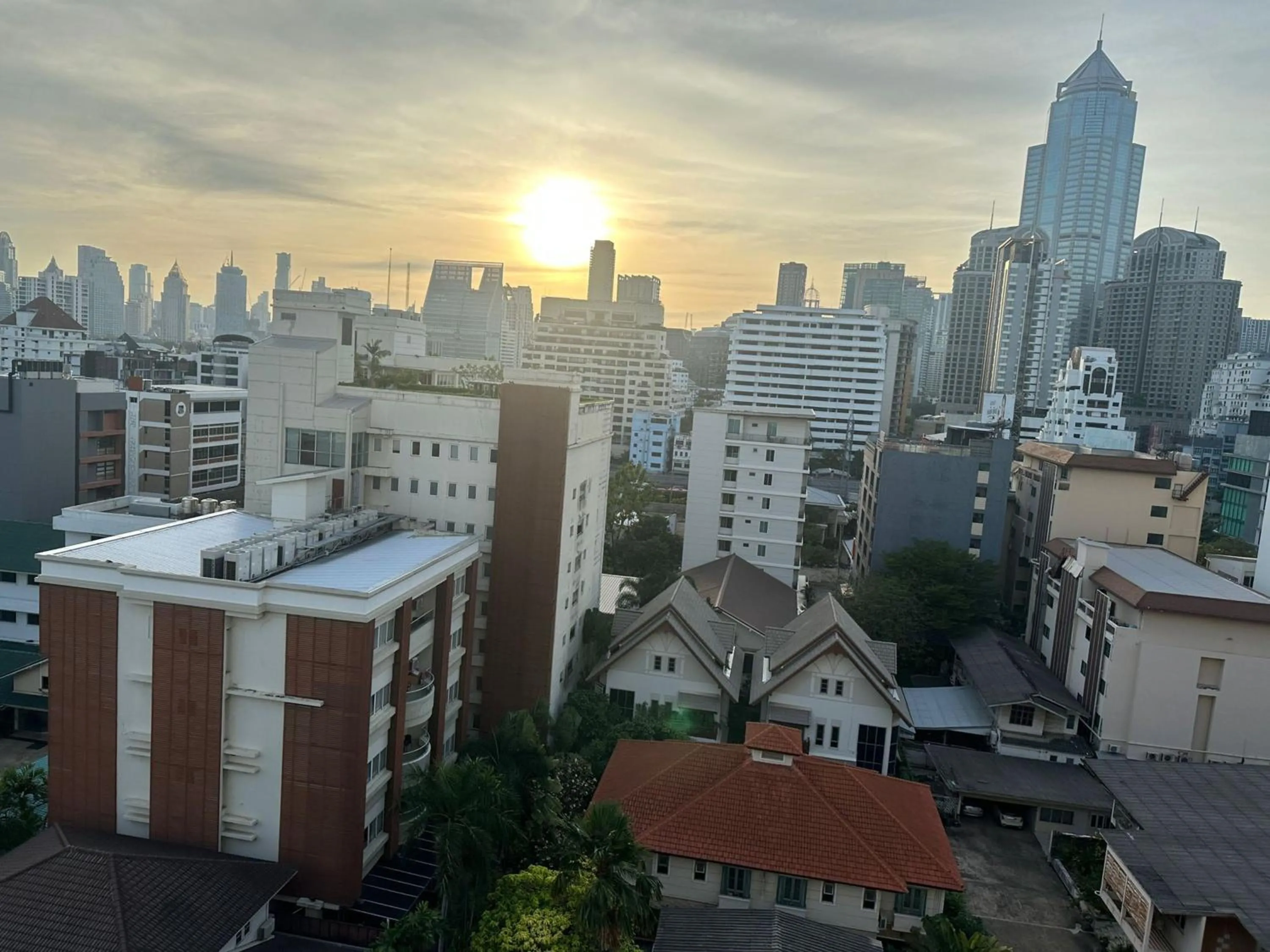 City view in Omni Tower Direct Rooms - Apartments, Sukhumvit Soi 4