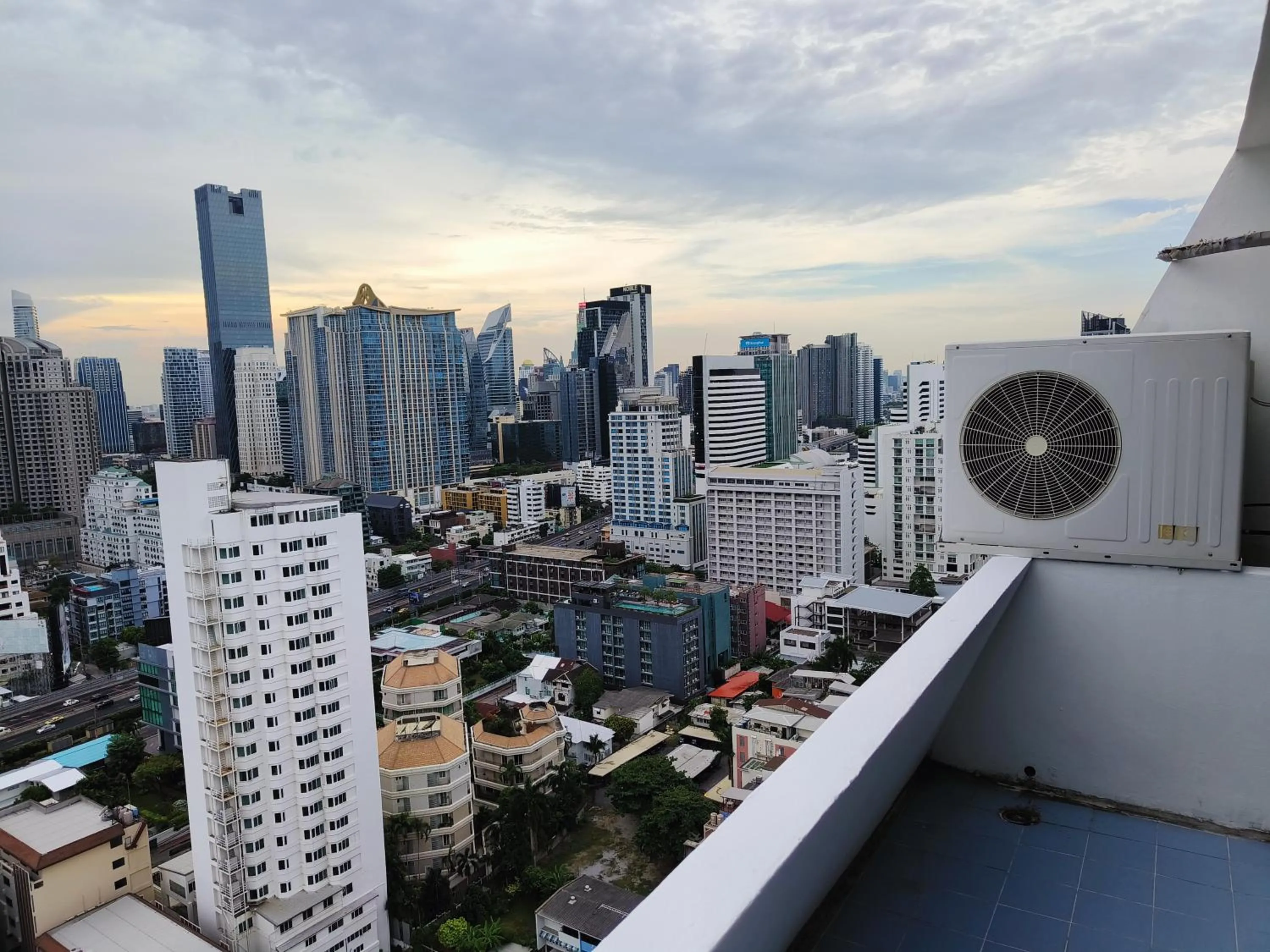 View (from property/room) in Omni Tower Direct Rooms - Apartments, Sukhumvit Soi 4