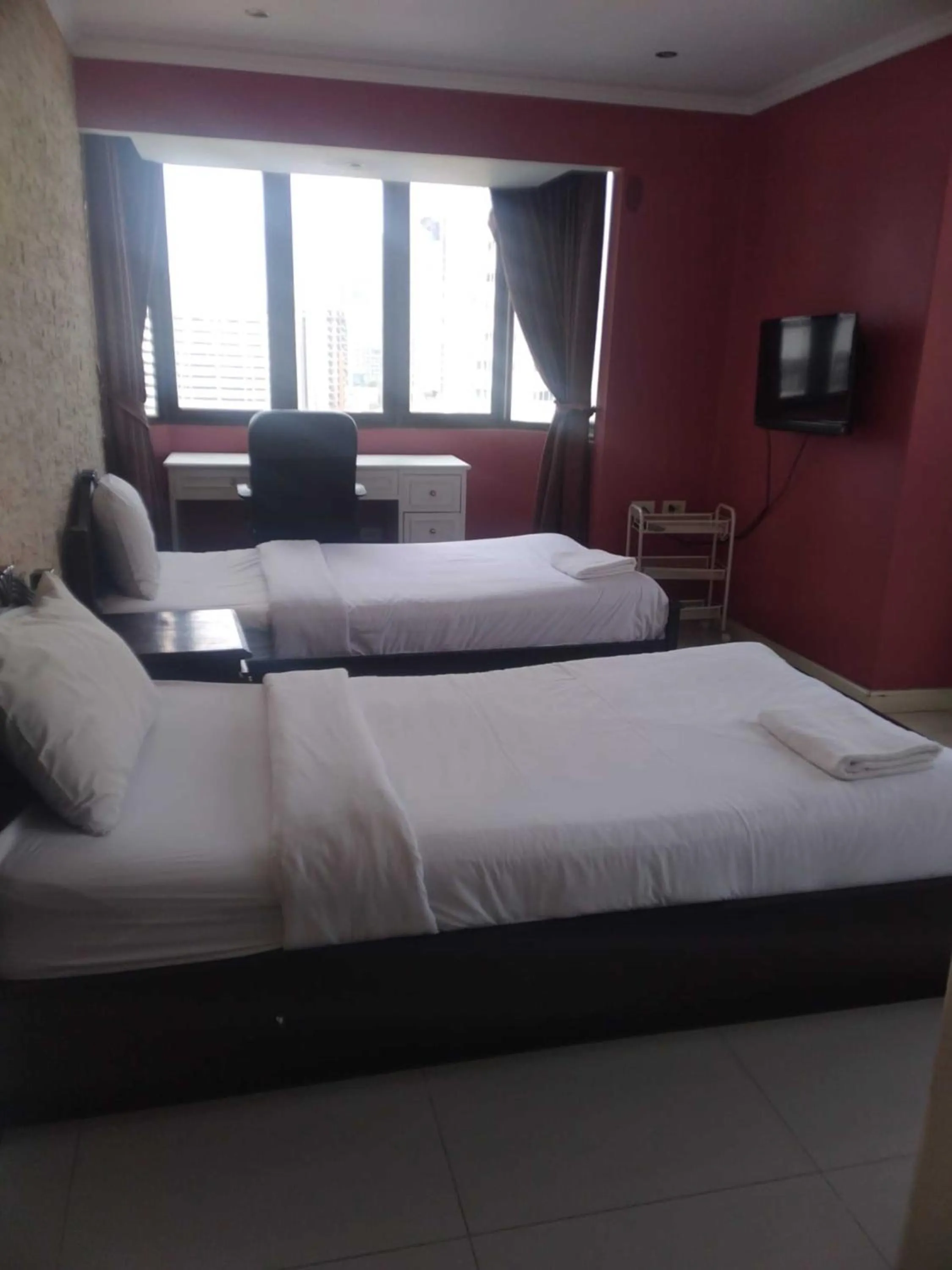 Bedroom, Bed in Omni Tower Direct Rooms - Apartments, Sukhumvit Soi 4