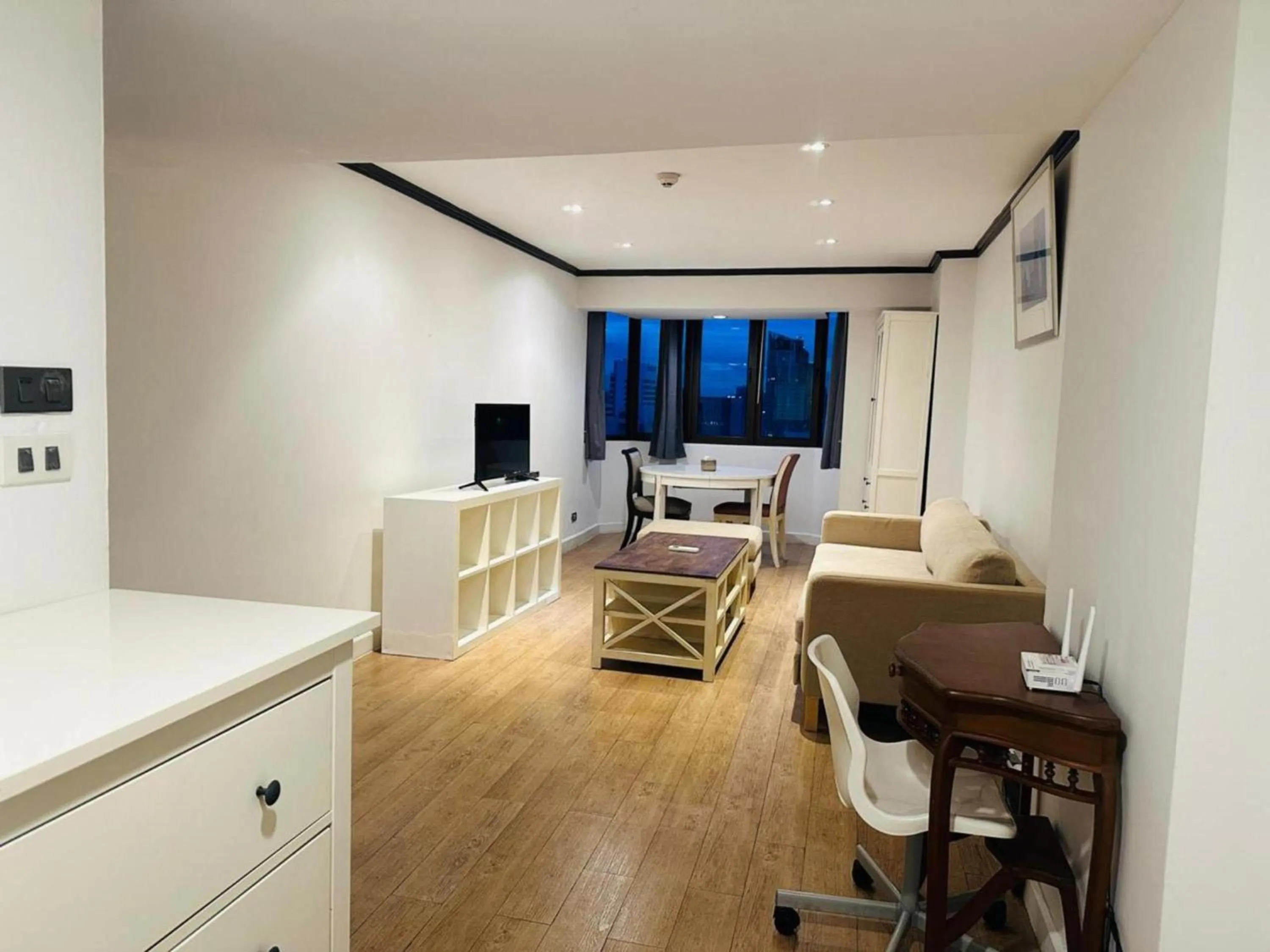 Living room, Bed in Omni Tower Direct Rooms - Apartments, Sukhumvit Soi 4