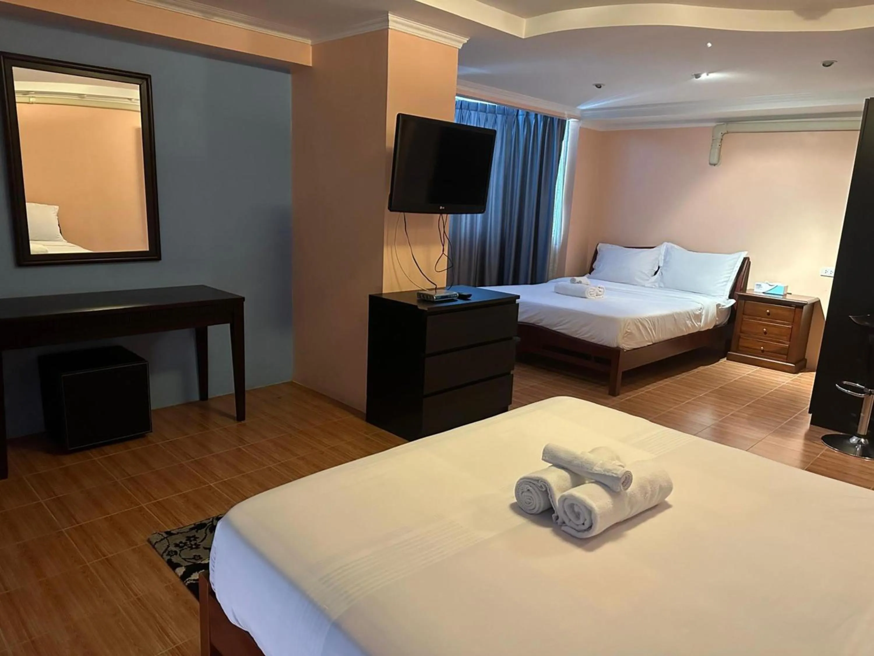 Bedroom, Bed in Omni Tower Direct Rooms - Apartments, Sukhumvit Soi 4