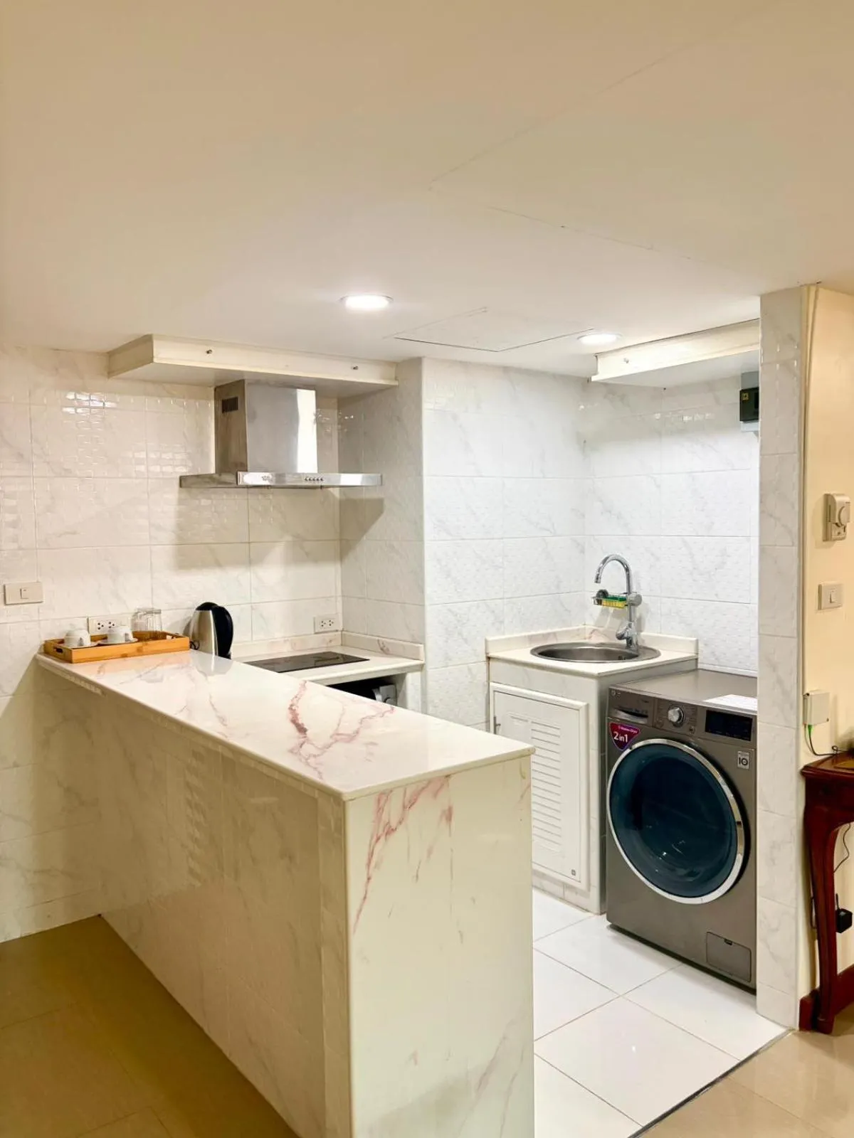 Kitchen or kitchenette in Omni Tower Direct Rooms - Apartments, Sukhumvit Soi 4