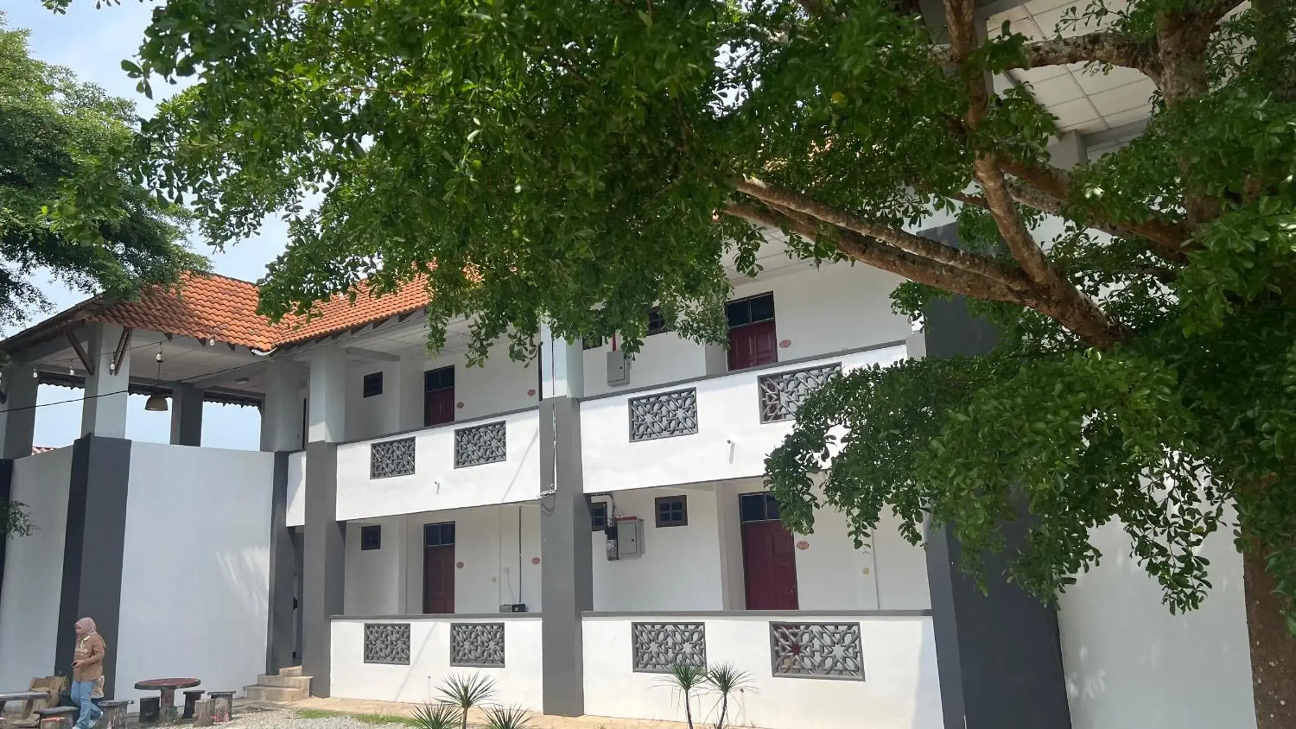 Twin Room with Pool View in DGeting Beach Resort Twin Room with Pool View in DGeting Beach Resort