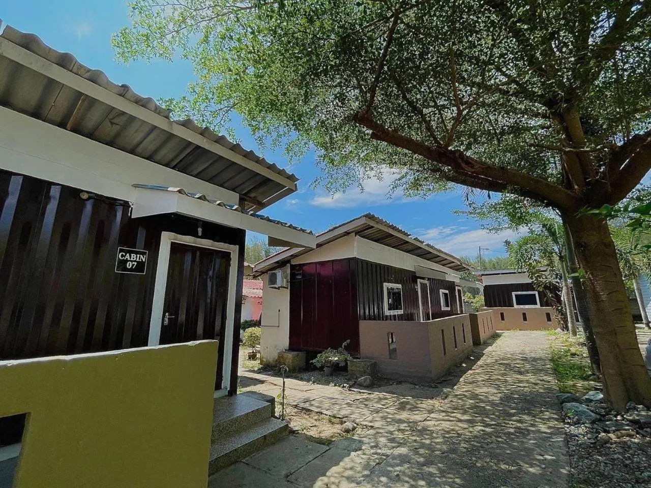 DGeting Beach Resort