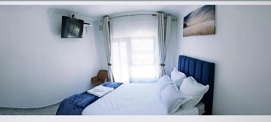 Bed in Blue Nile Guest